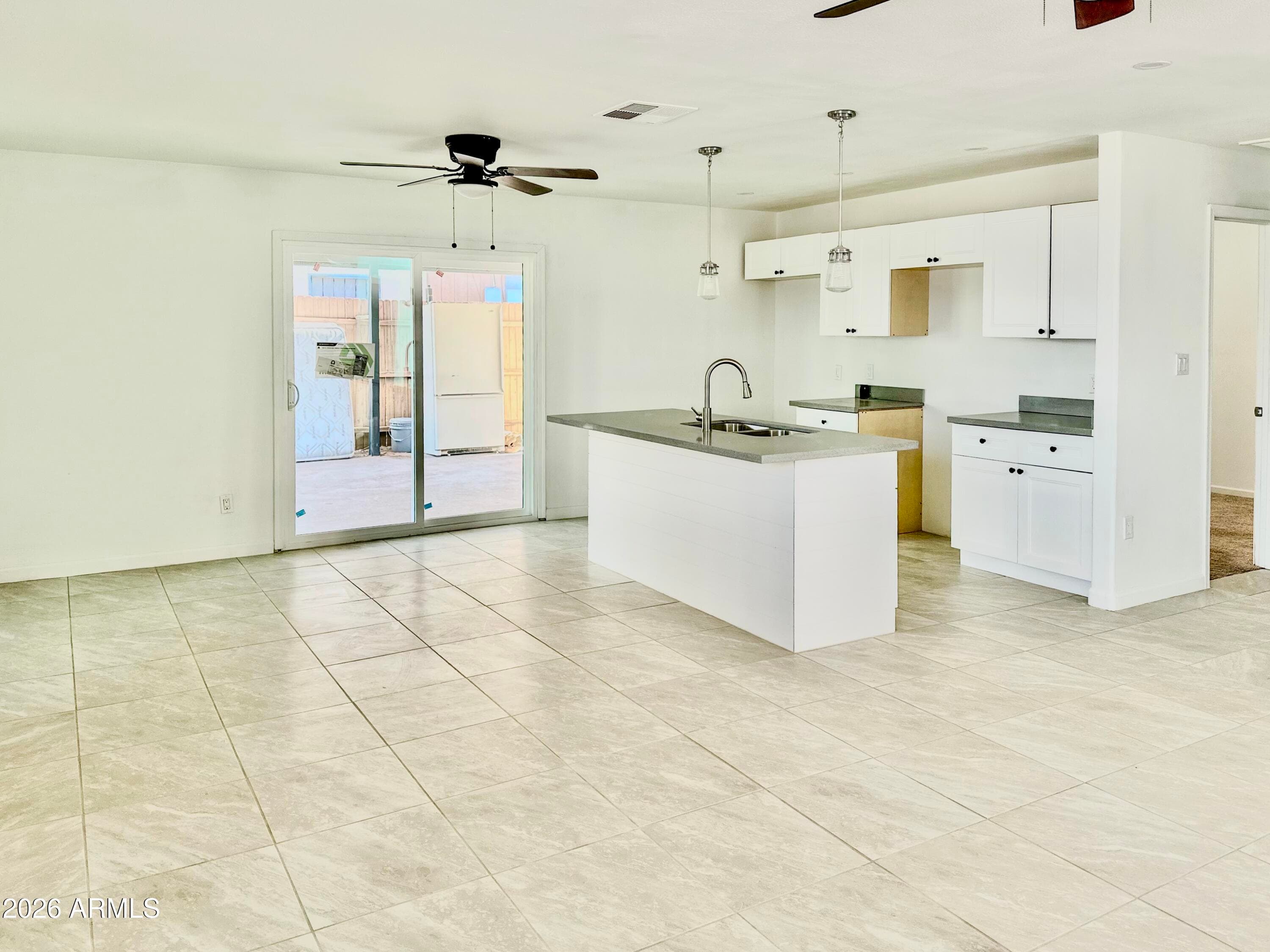 5408 S 19TH AVE - Photo 3