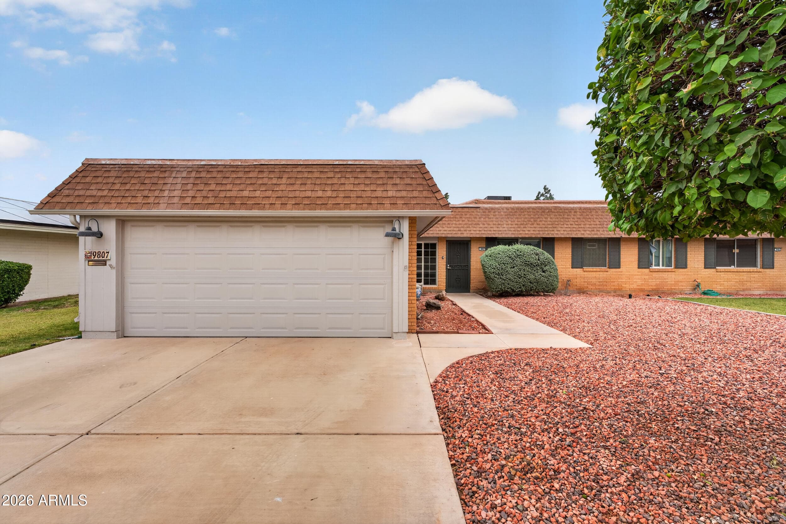 9807 N Balboa Dr — photo 2