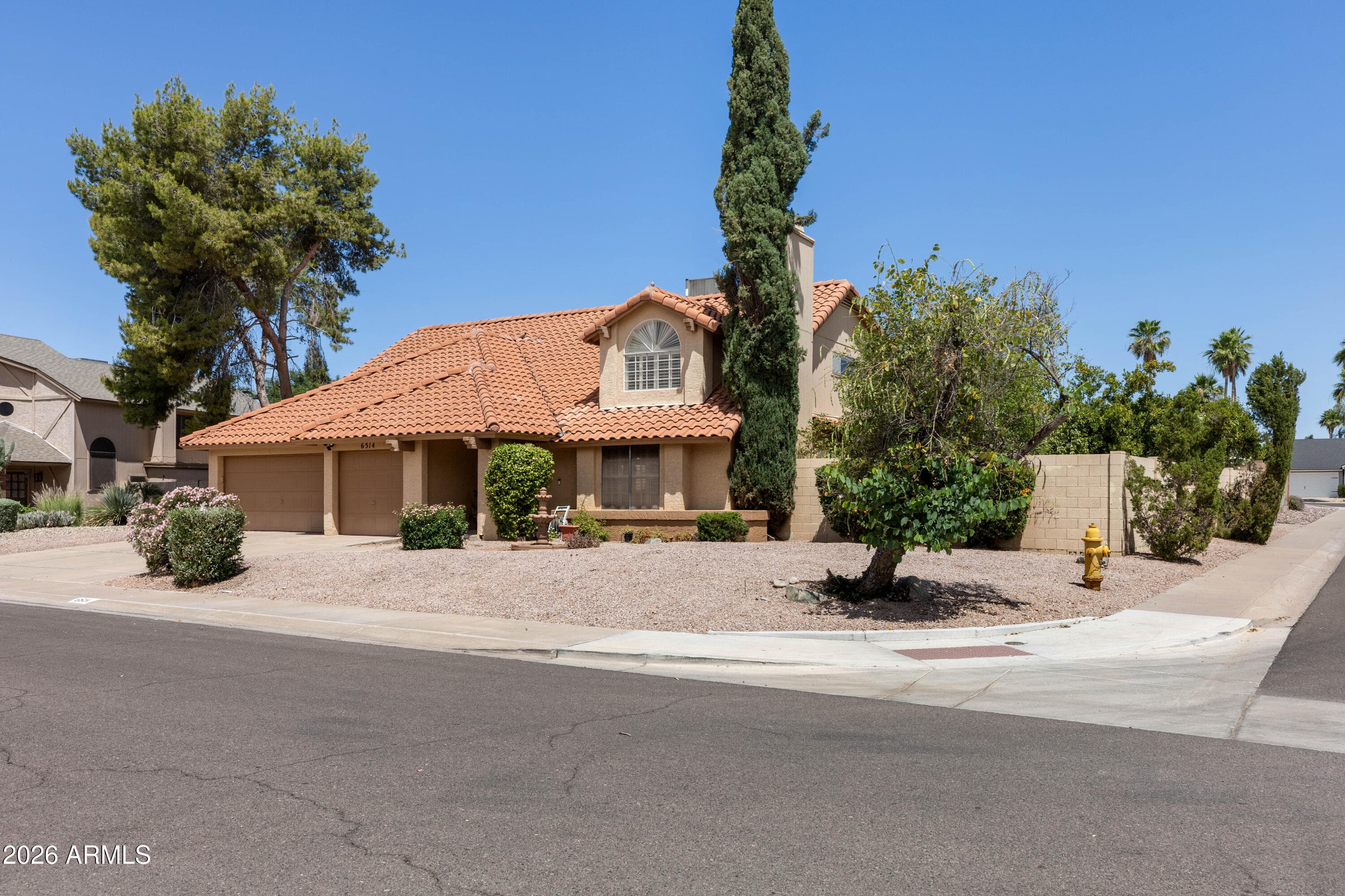 6514 E Beverly Ln — photo 2