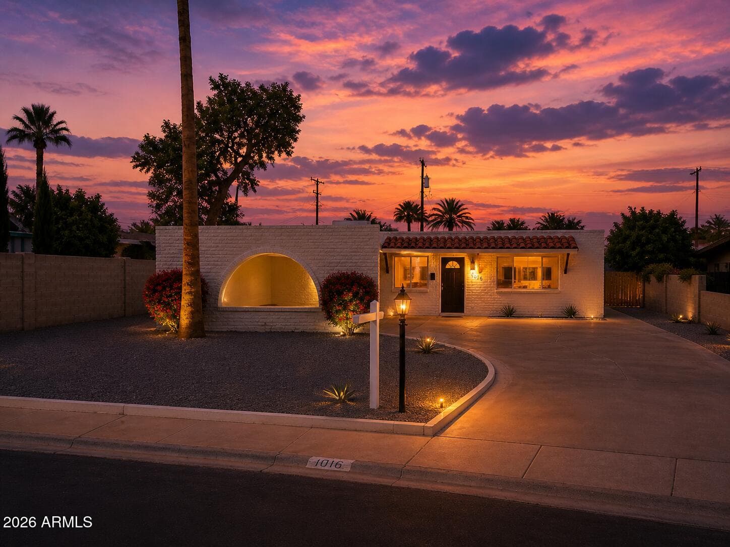 1016 E Lilac Dr — photo 1
