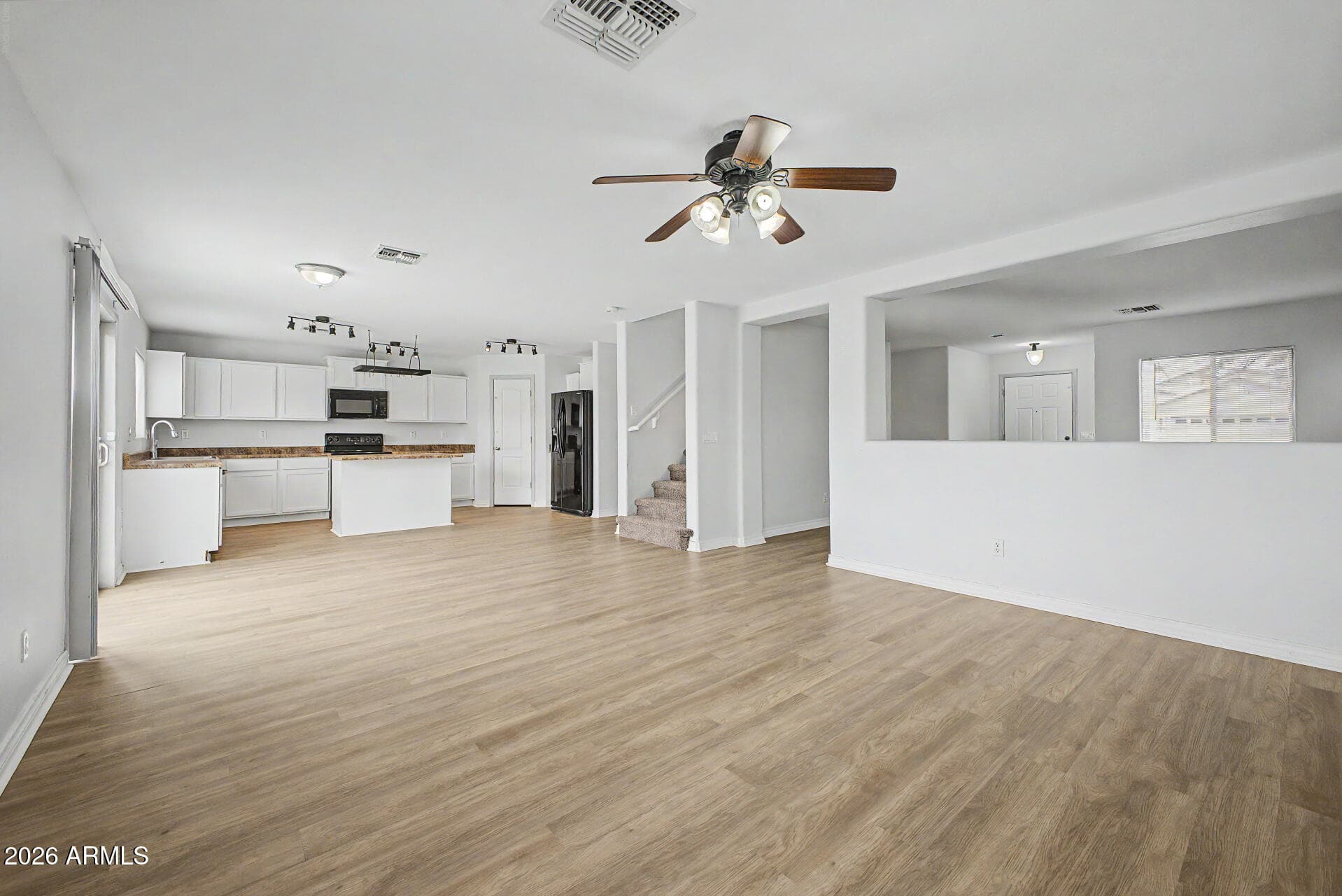 1231 W Wilson Ave — photo 1