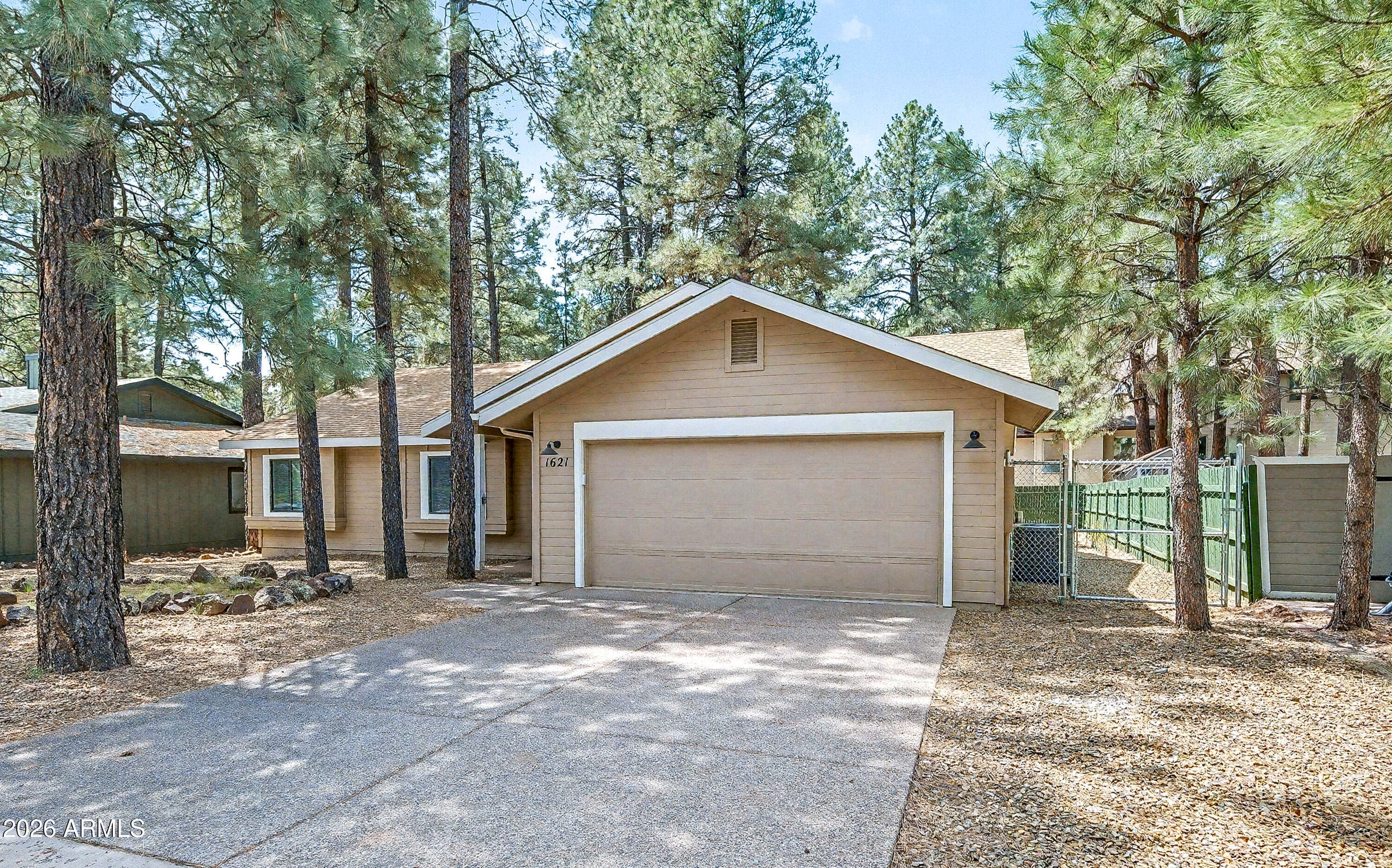 1621 W University Heights Dr — photo 1