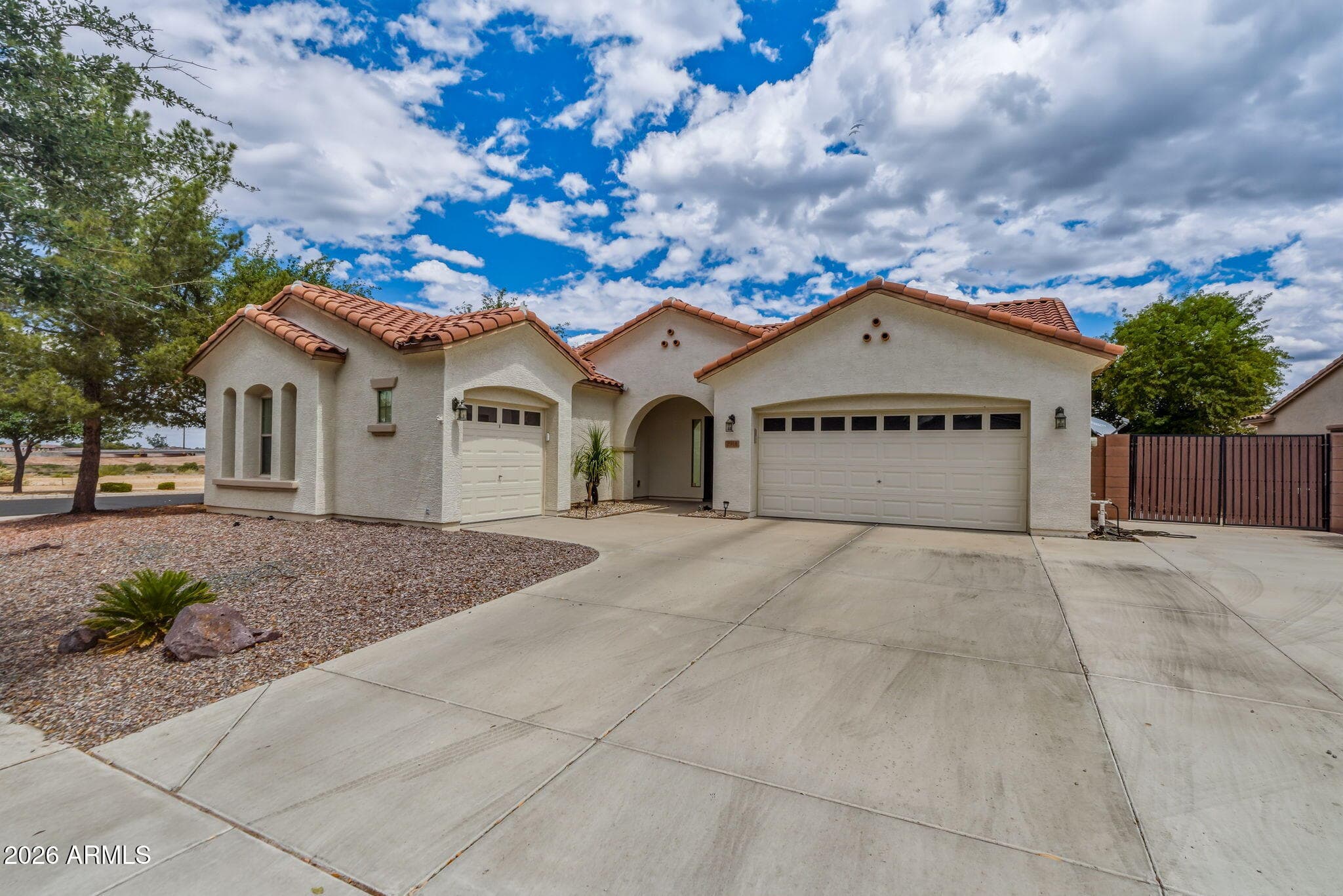 2914 E COCONINO DR - Photo 1