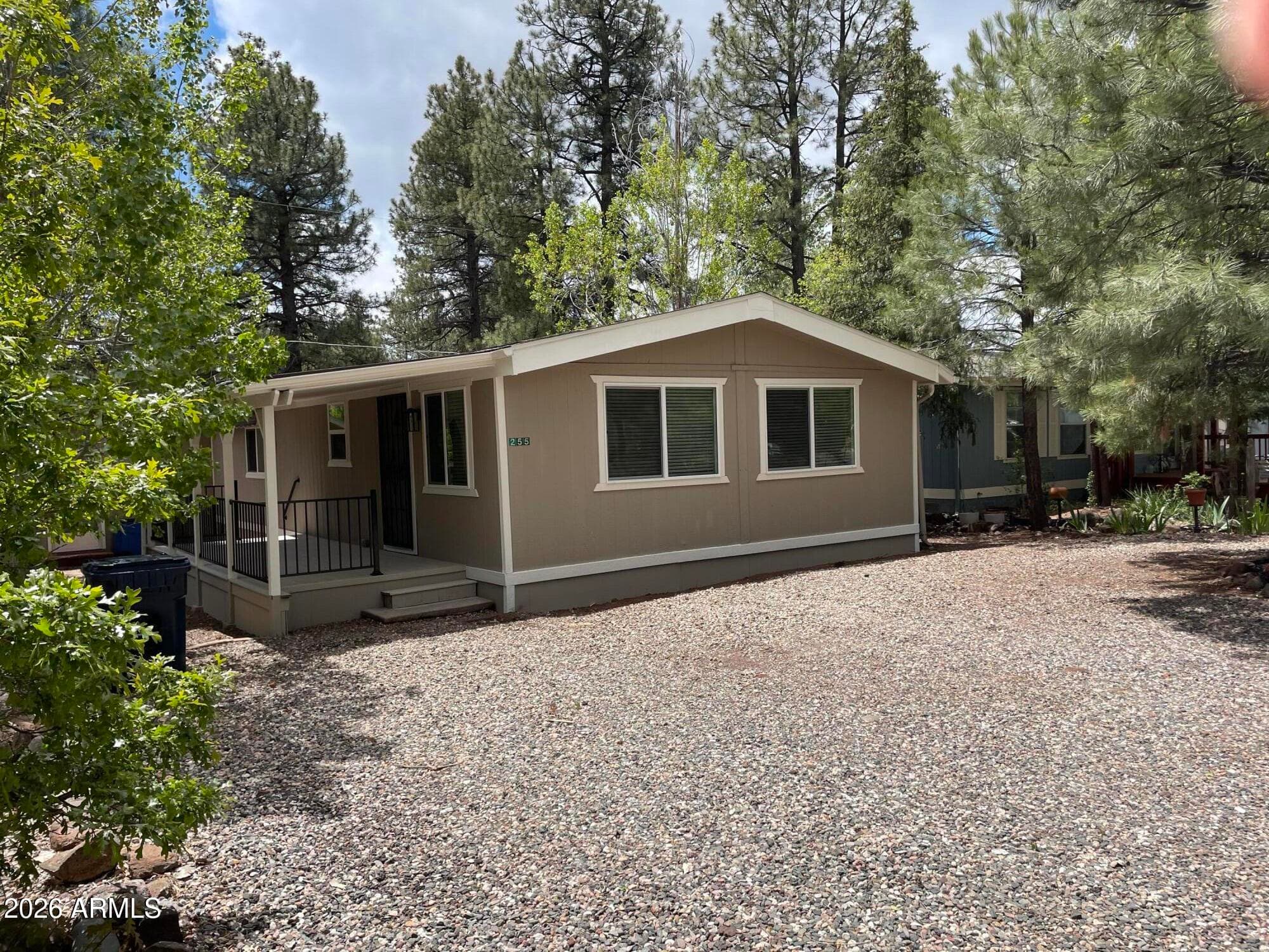 255 E Oak Dr — photo 1