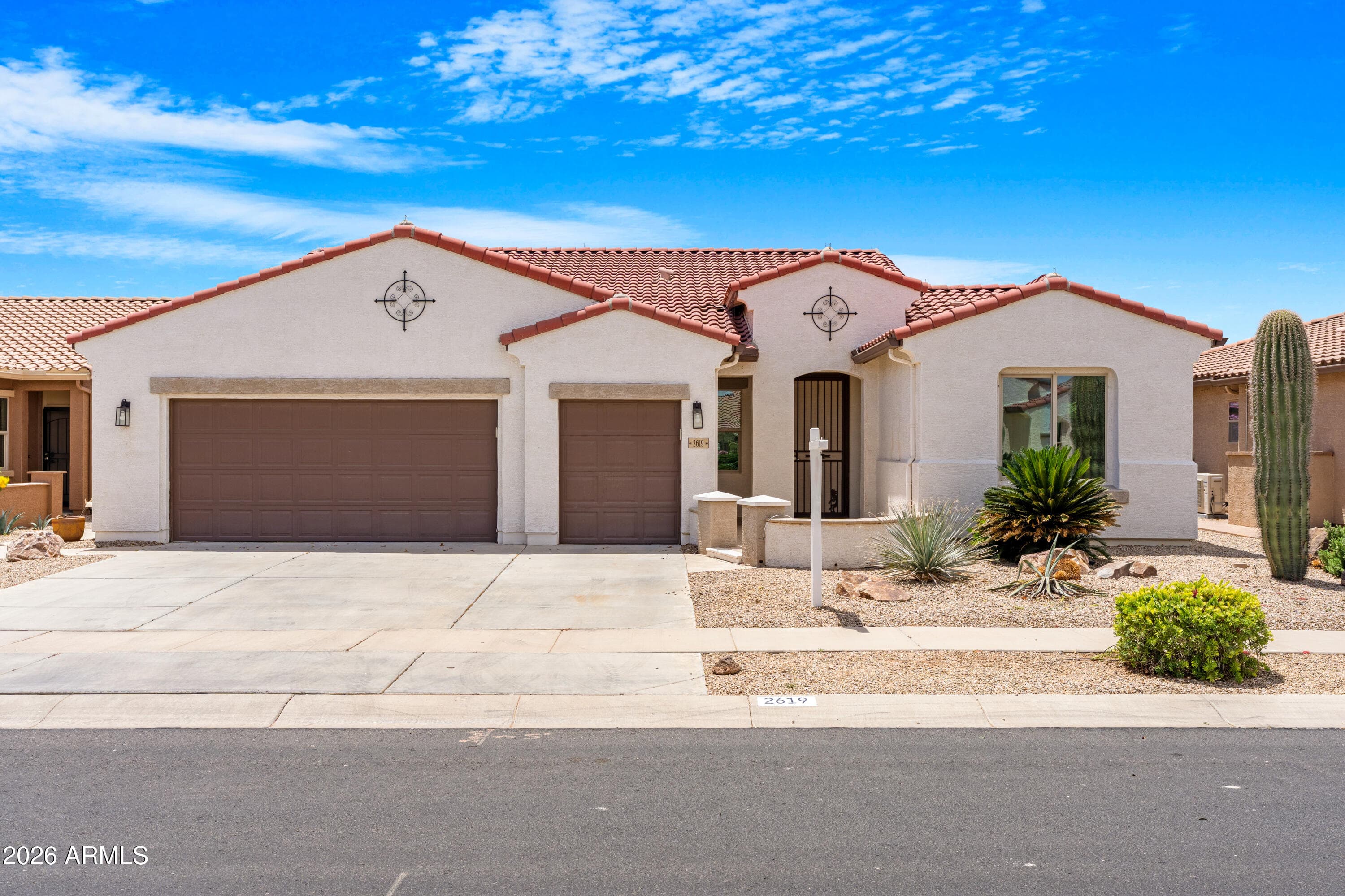 2619 E San Thomas Dr — photo 1