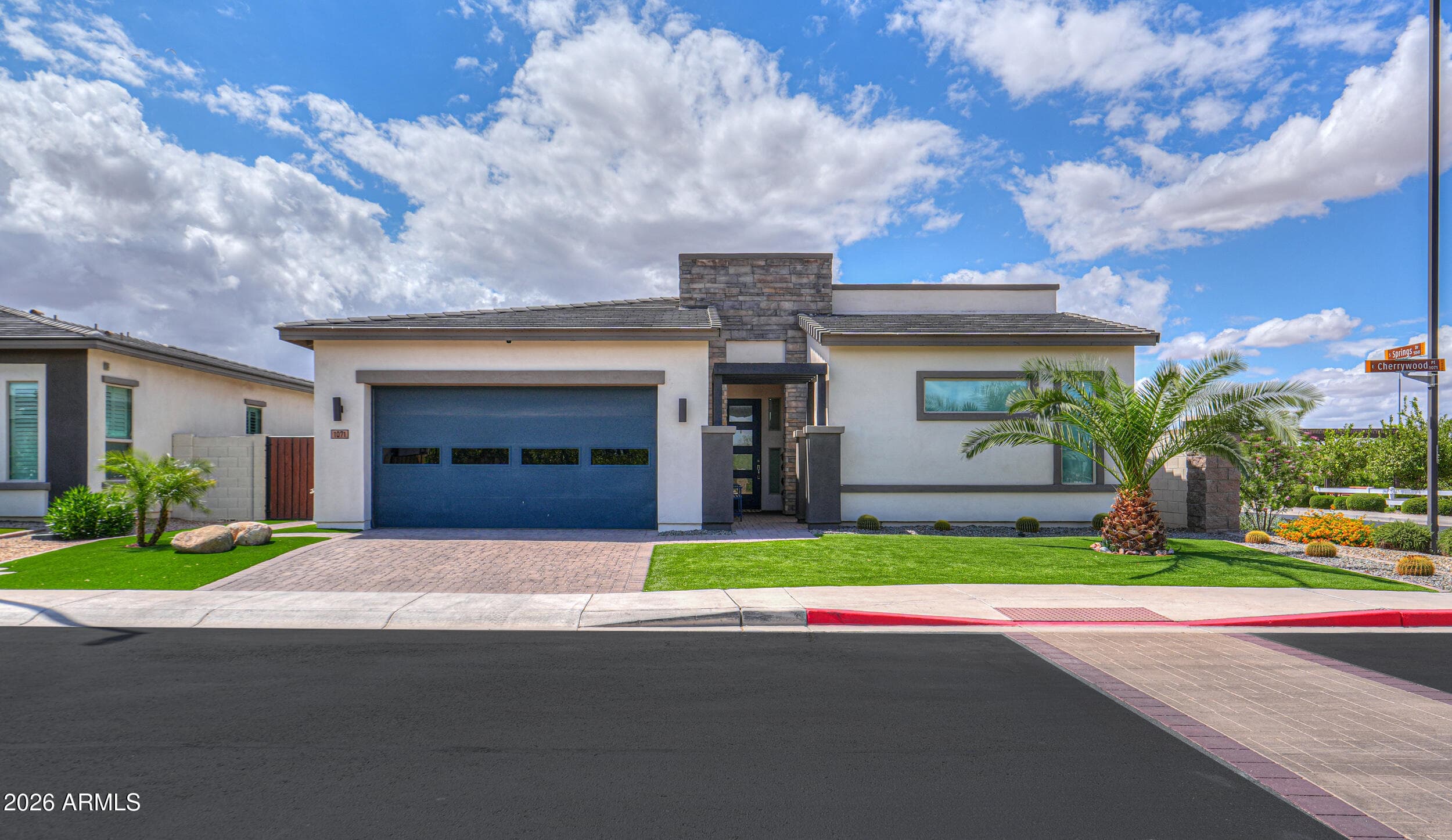 1071 E Cherrywood Pl — photo 1