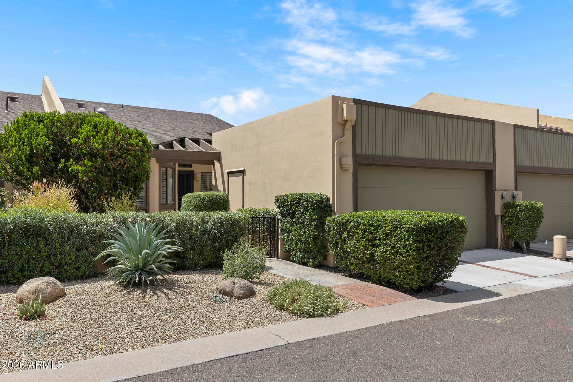 735 E Gardenia Dr — photo 33
