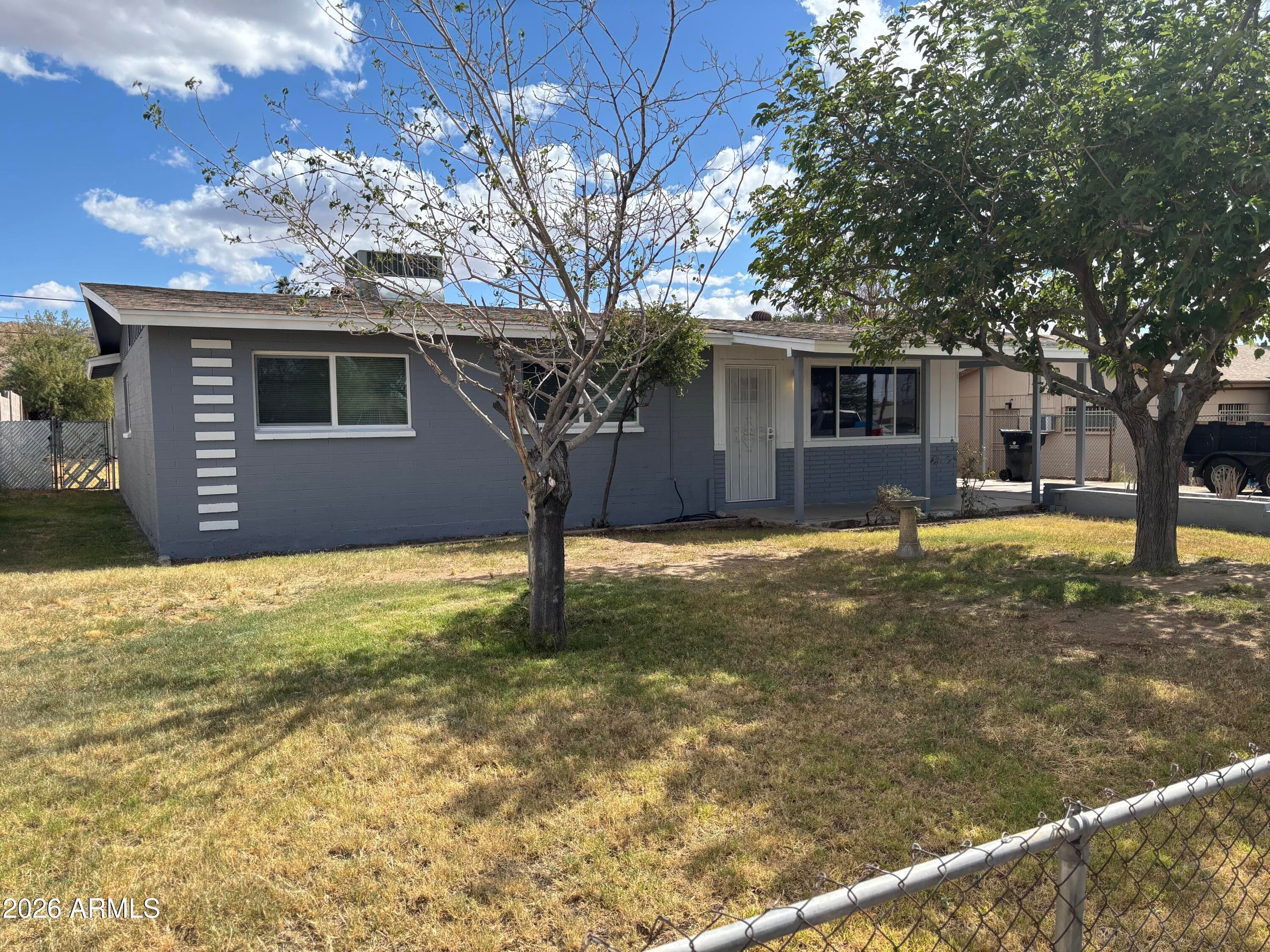 515 W LA MIRADA DR - Photo 2