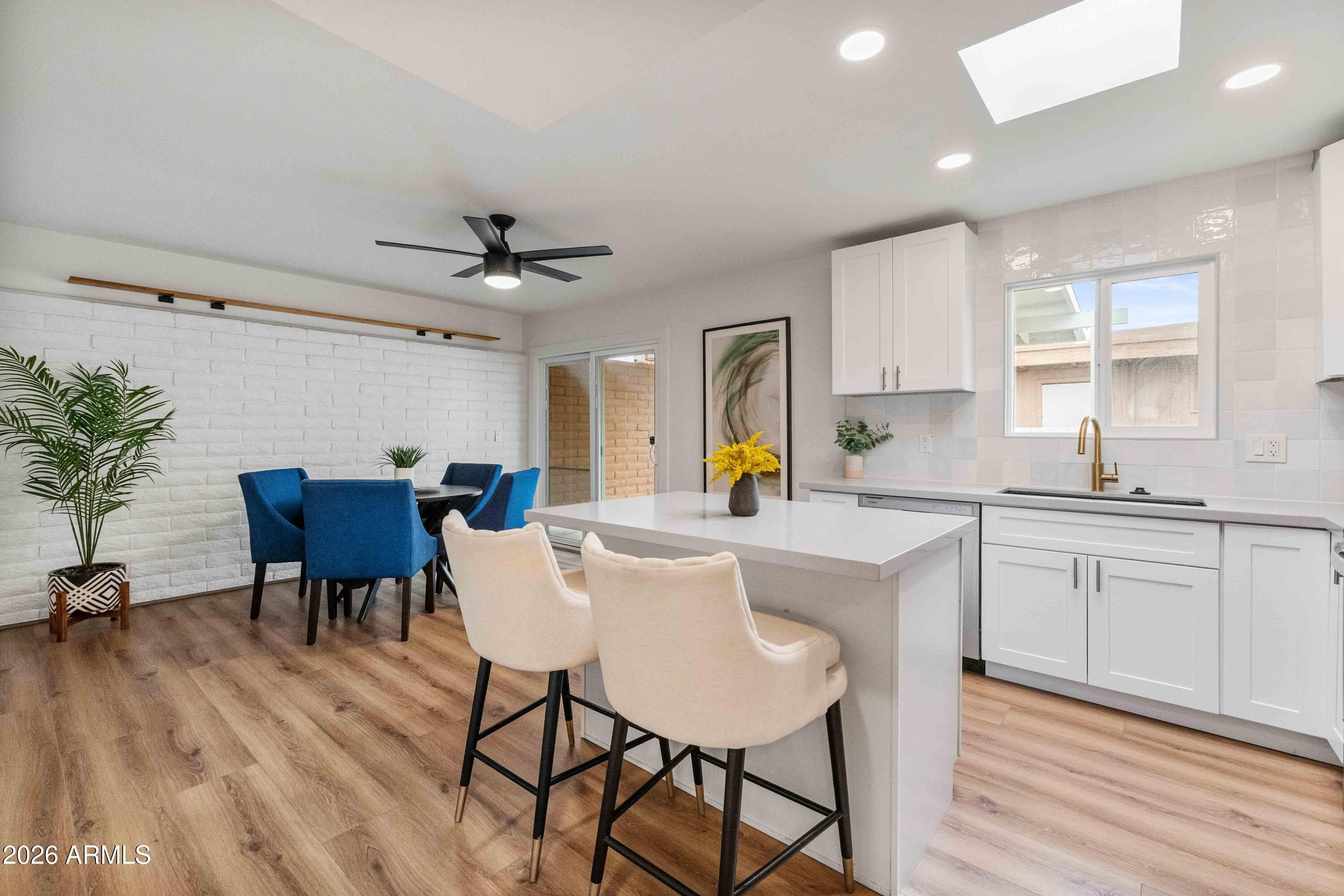 3728 E SUNNYSIDE DR - Photo 3