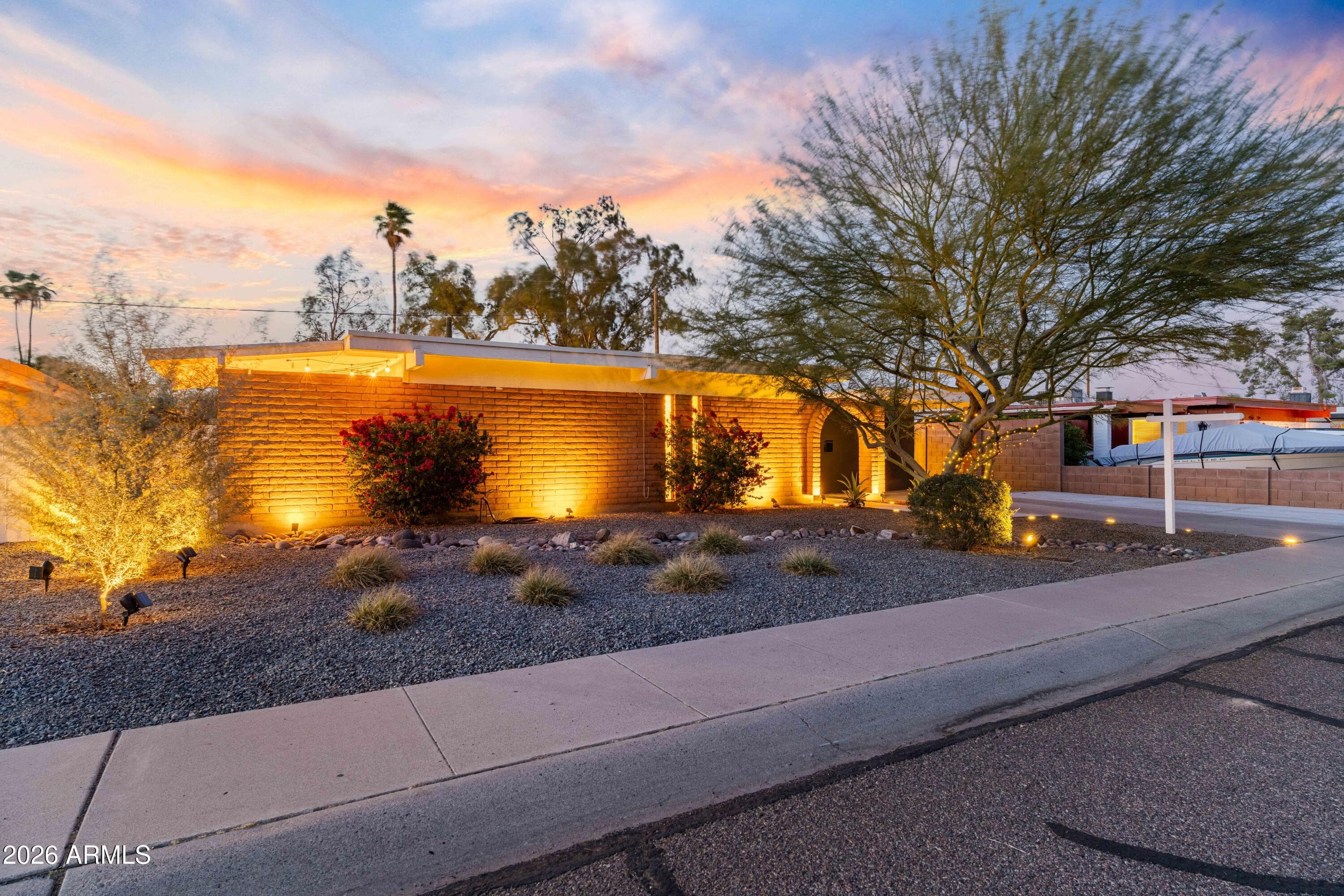 3728 E Sunnyside Dr — photo 48