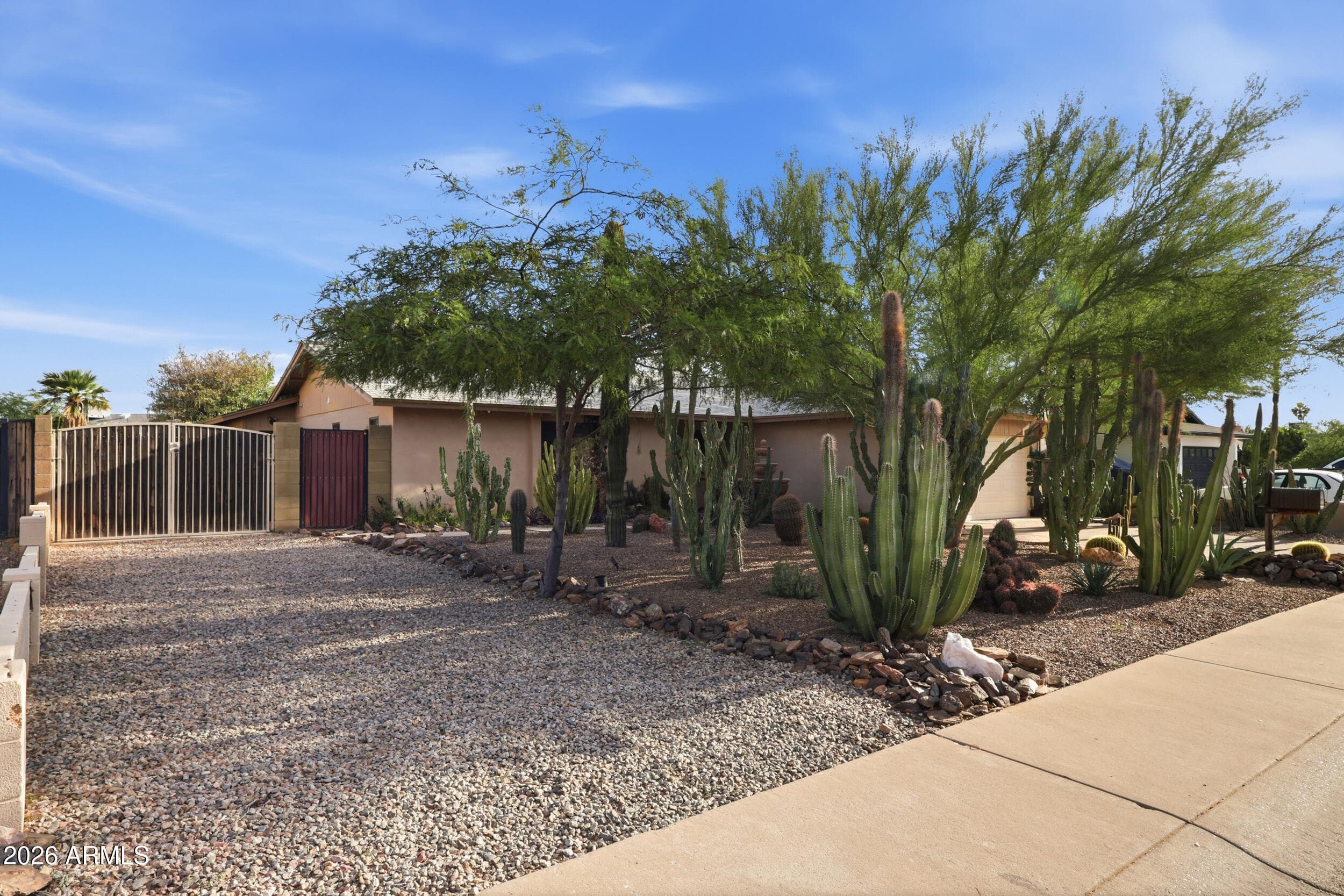 801 W MICHELLE DR - Photo 4