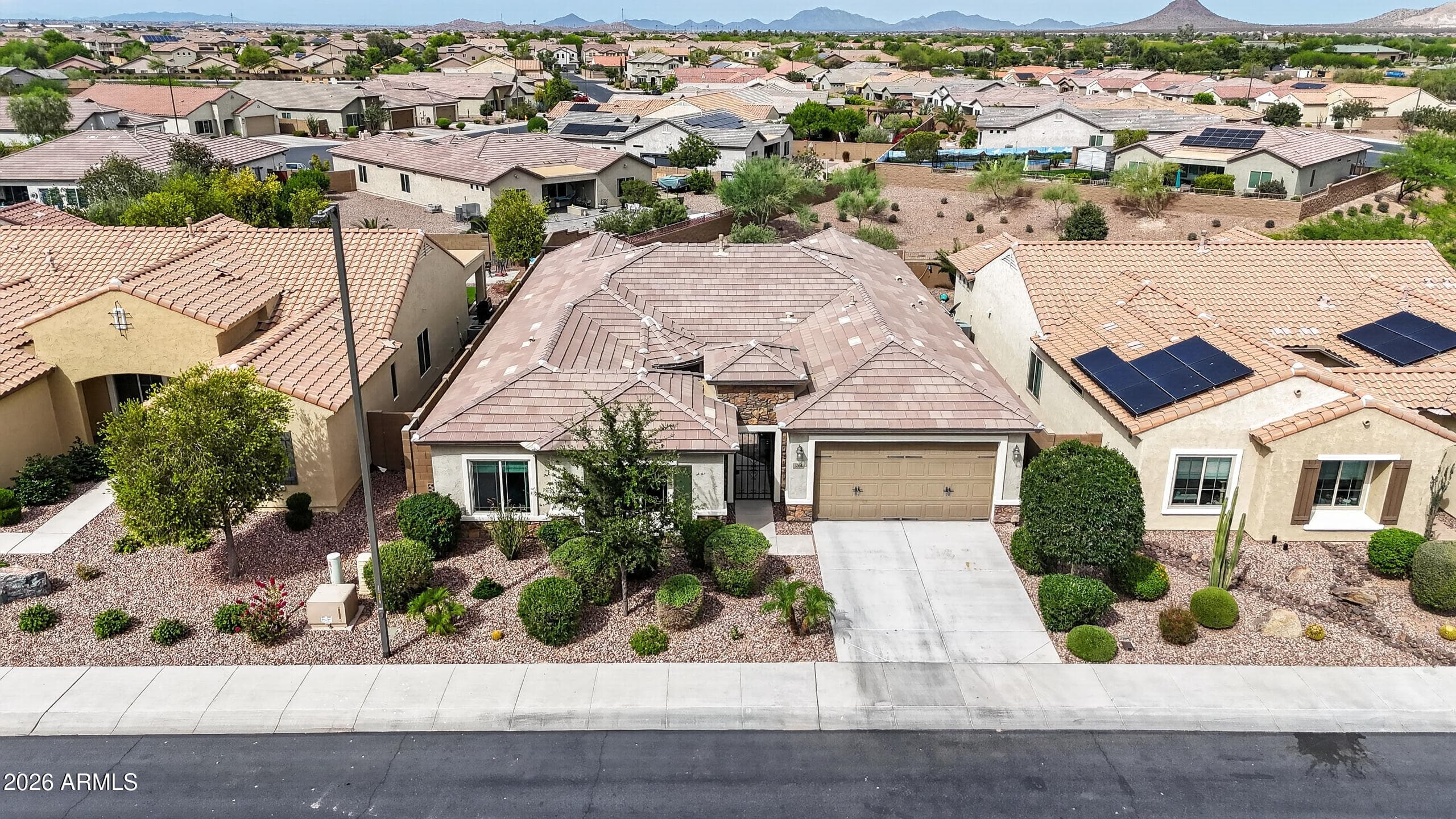3864 N Huntington Dr — photo 1