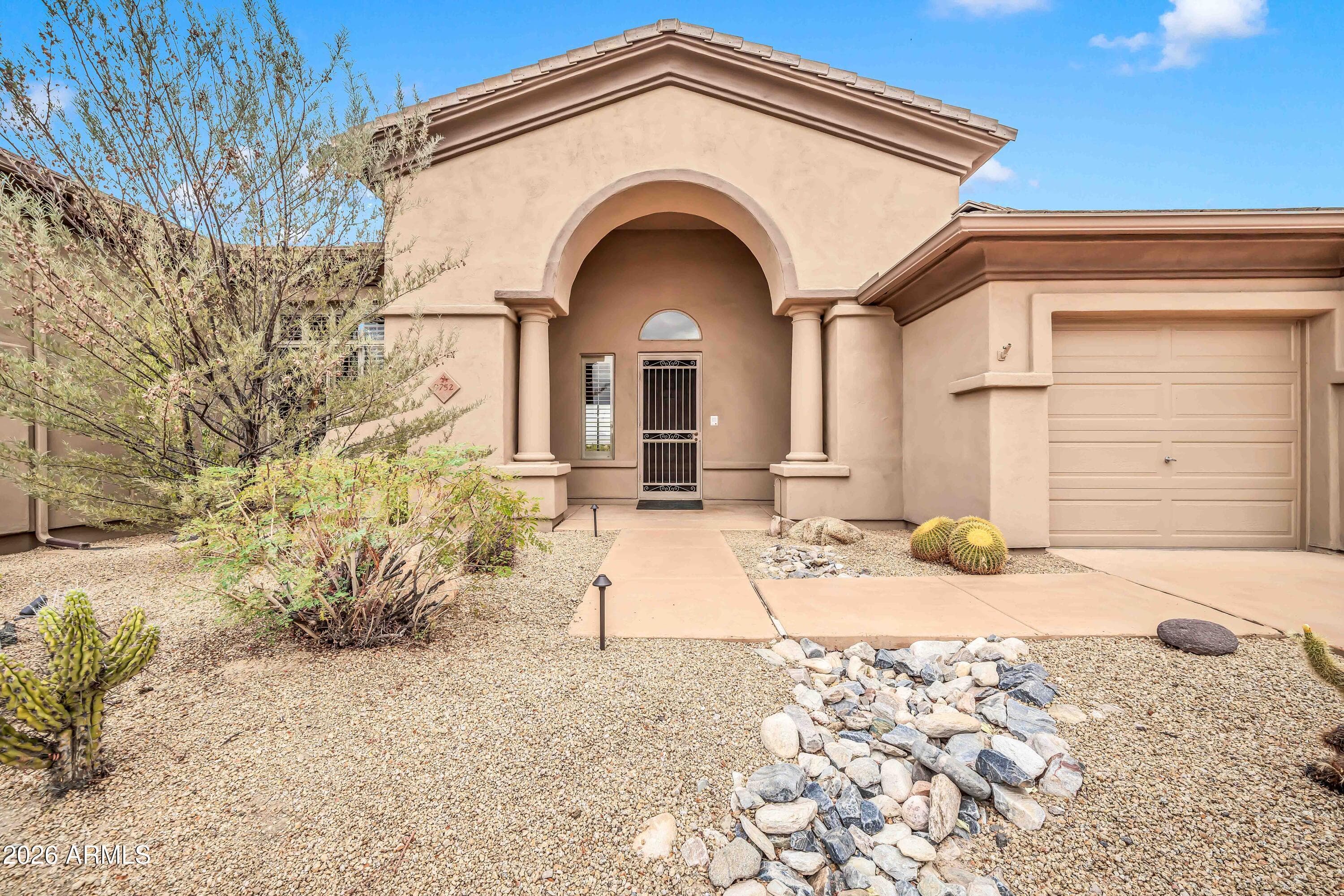 9752 E ROADRUNNER DR - See more photos