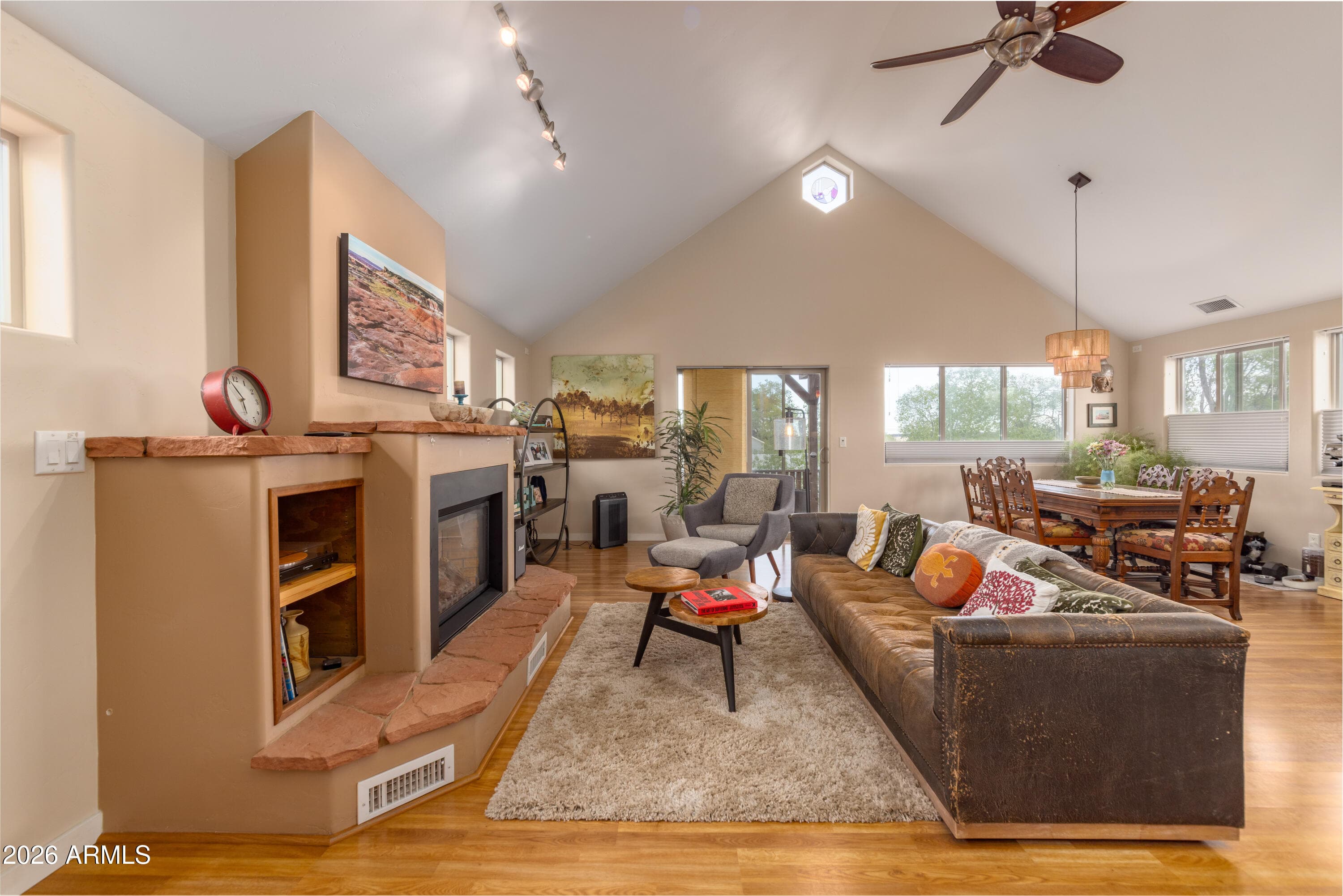 465 E Franklin Ave — photo 2