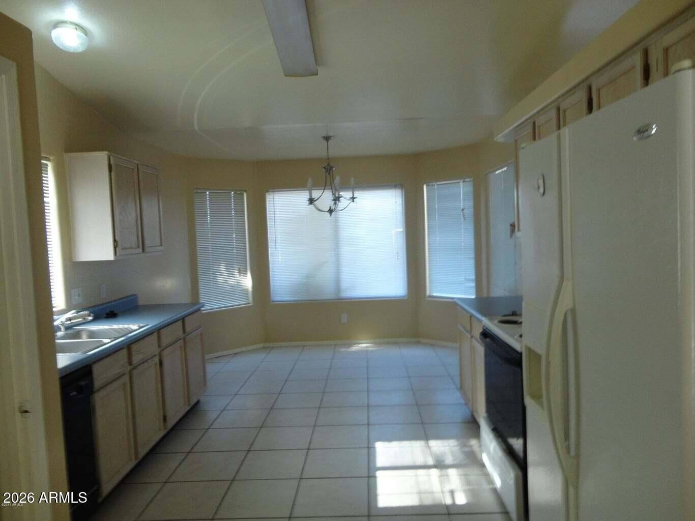 8520 W PALM LN - Photo 3