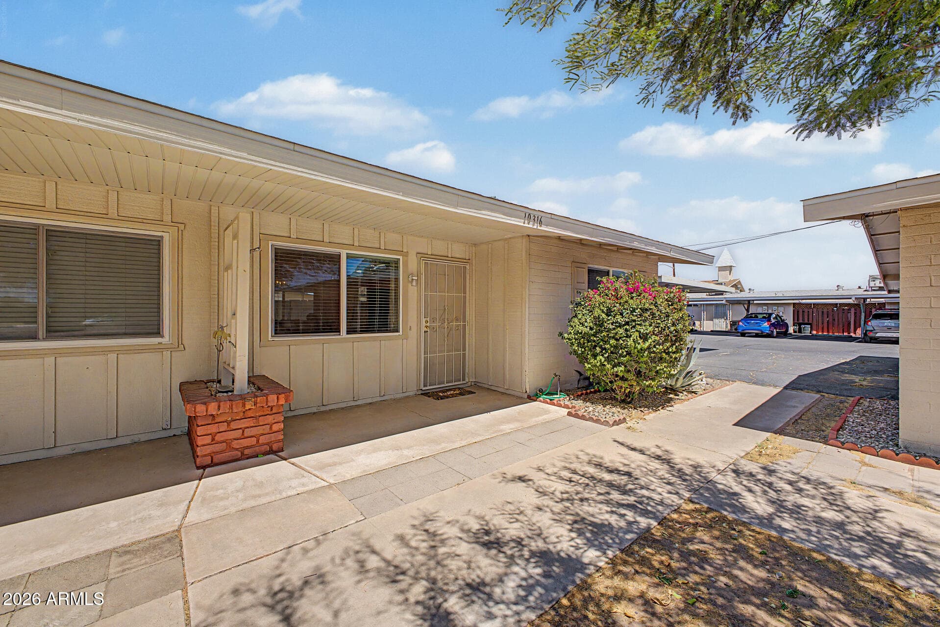 10316 W Deanne Dr — photo 2