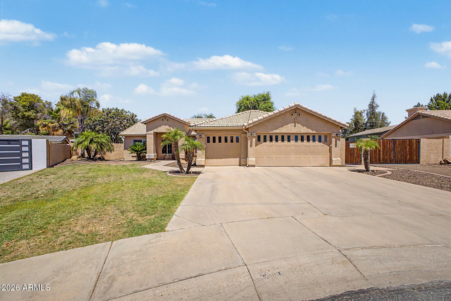 6844 W Columbine Dr — photo 1