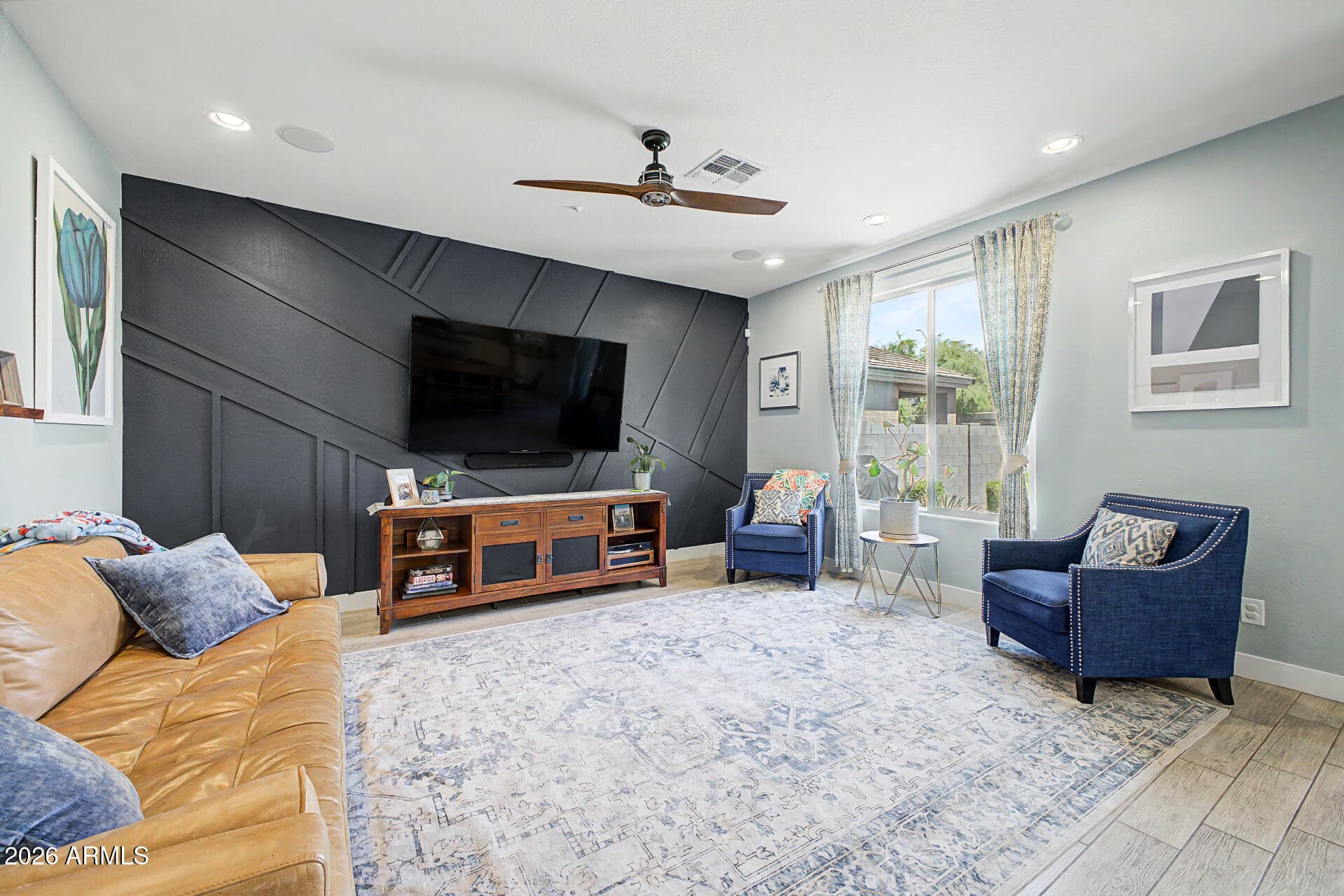 8864 W Cameron Dr — photo 2