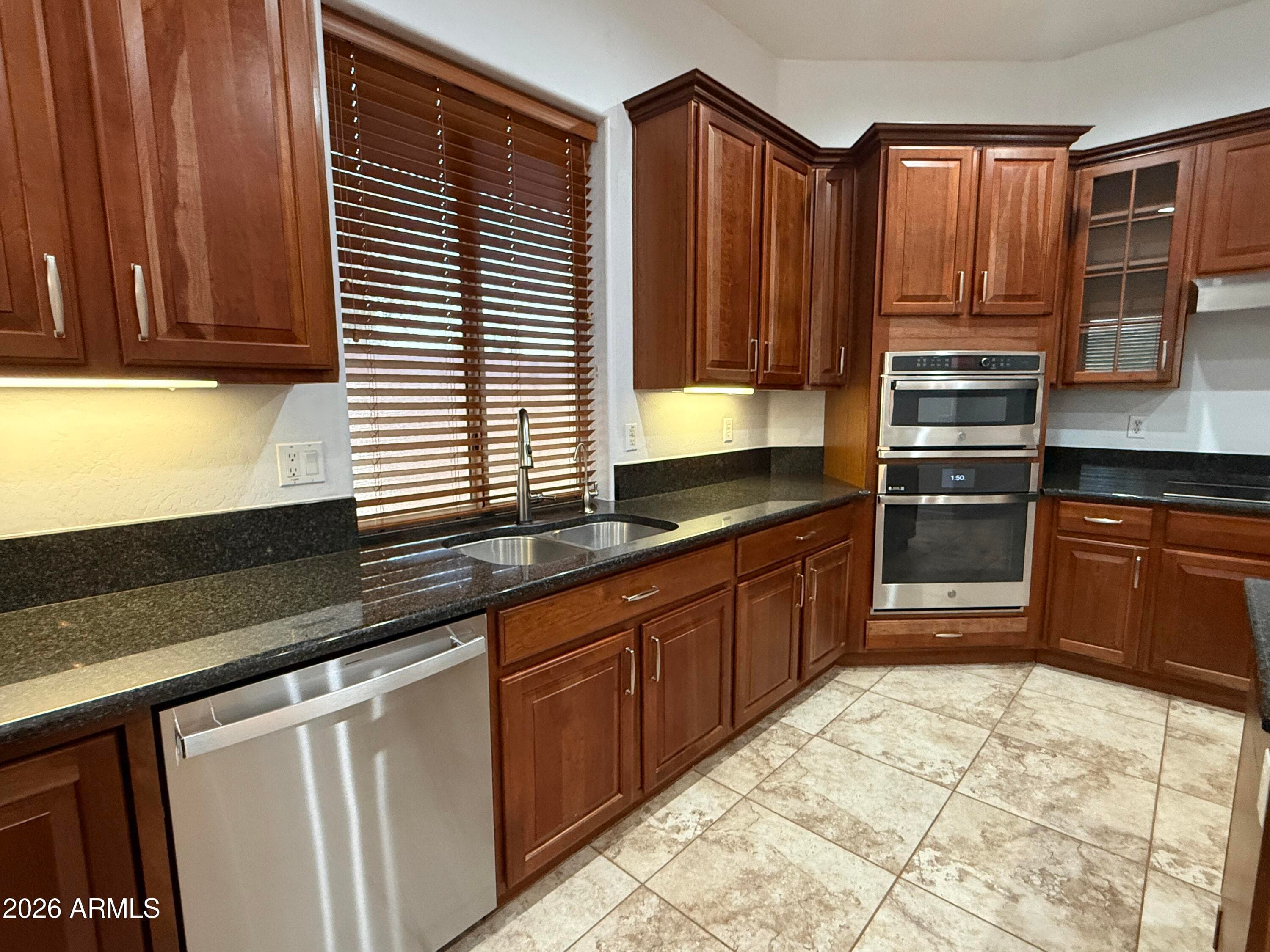 16017 W GLENROSA AVE - Photo 3