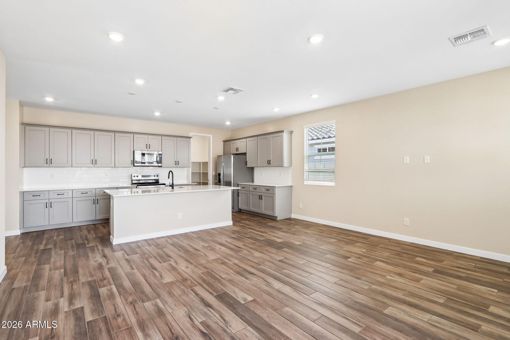 24169 W Atlantis Way — photo 2