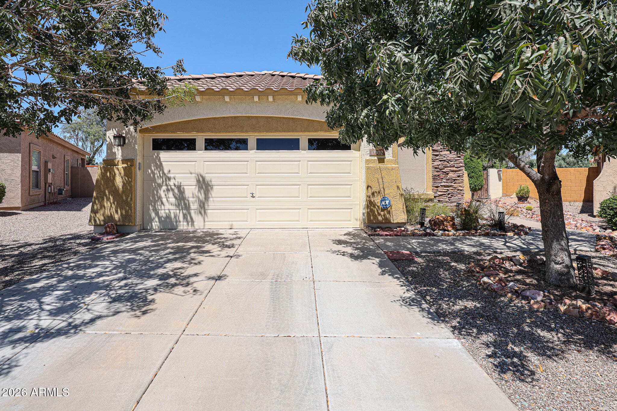 17102 W Saguaro Ln — photo 1