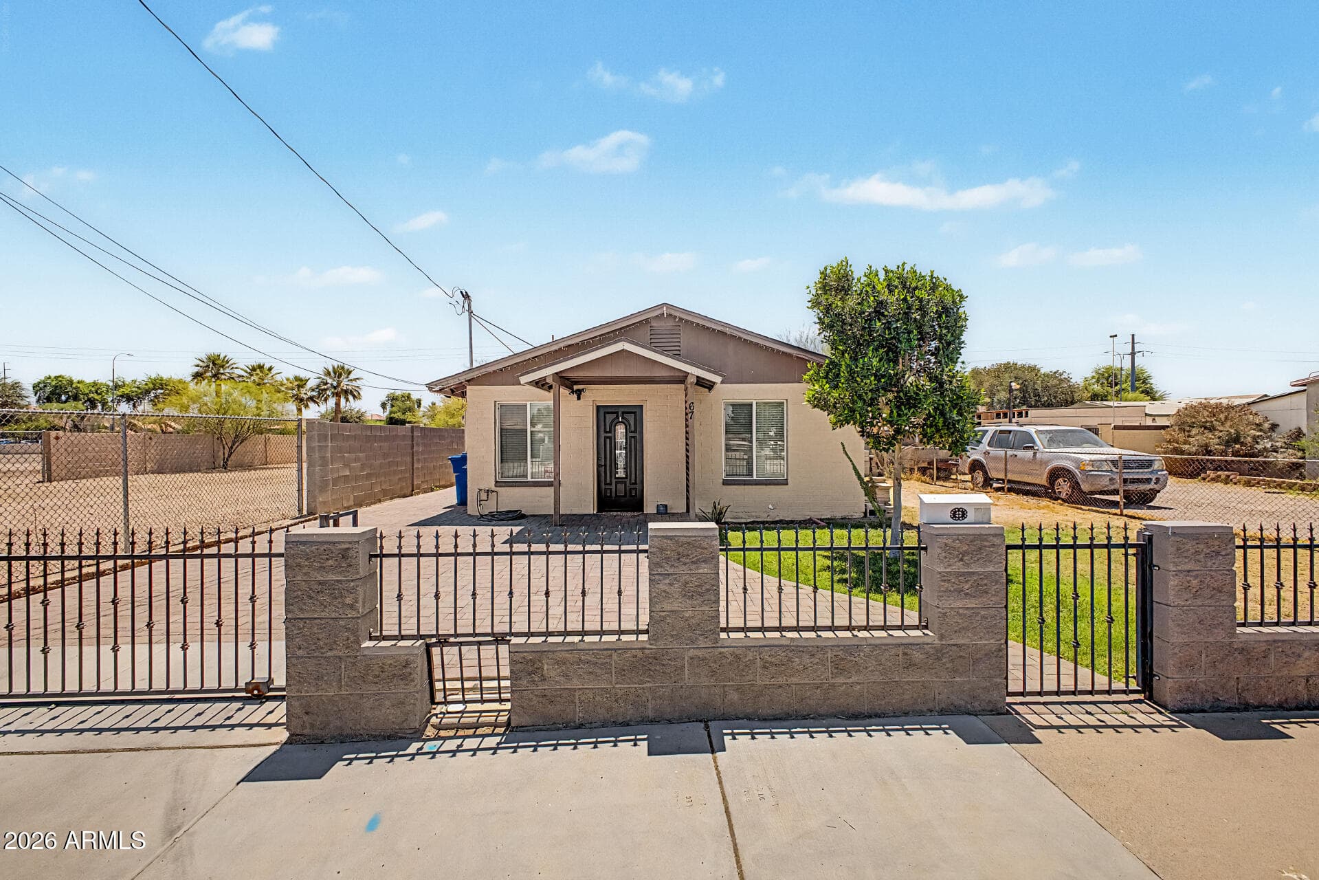67 E Kesler Ln — photo 2