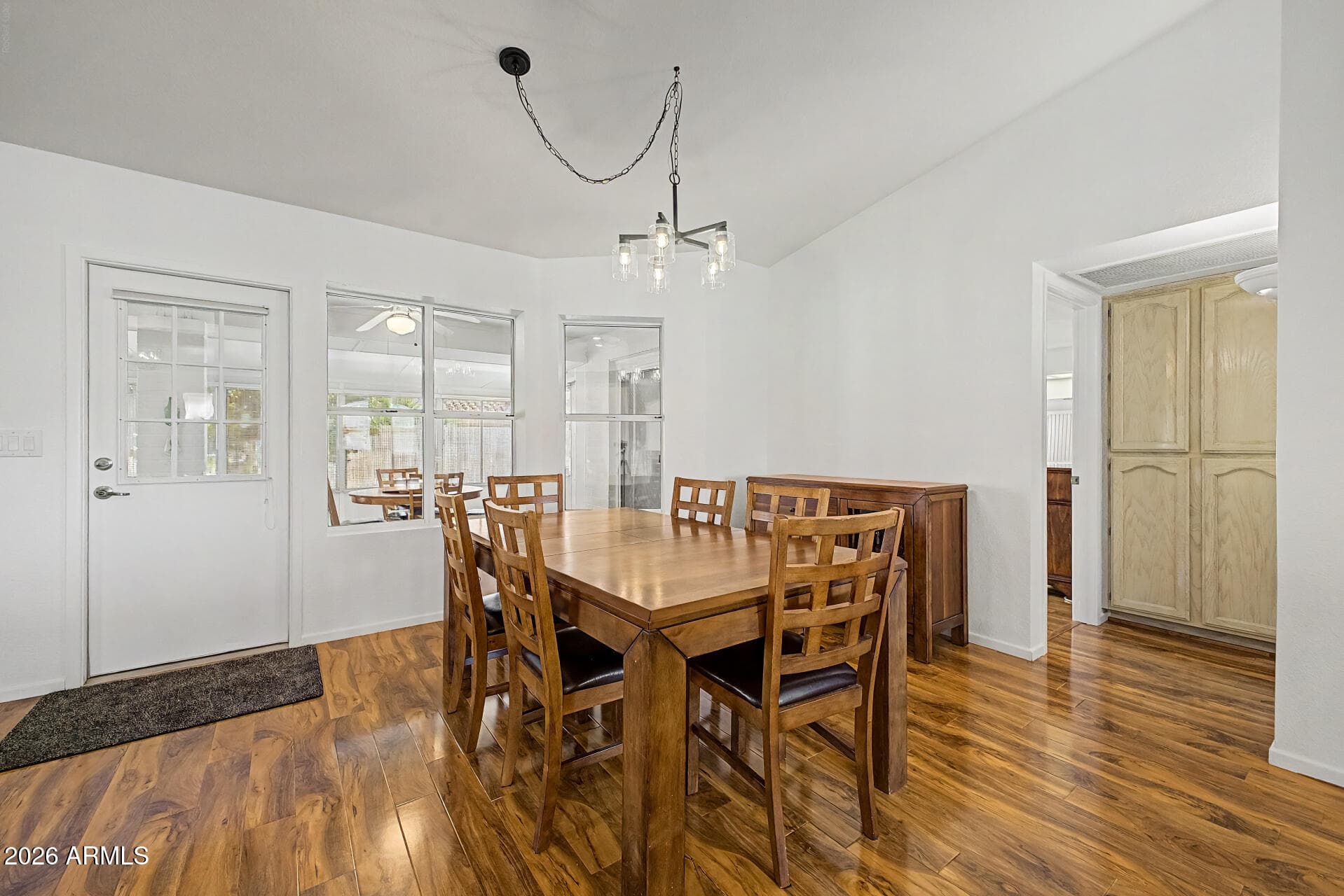 8057 E NAVARRO AVE - Photo 4