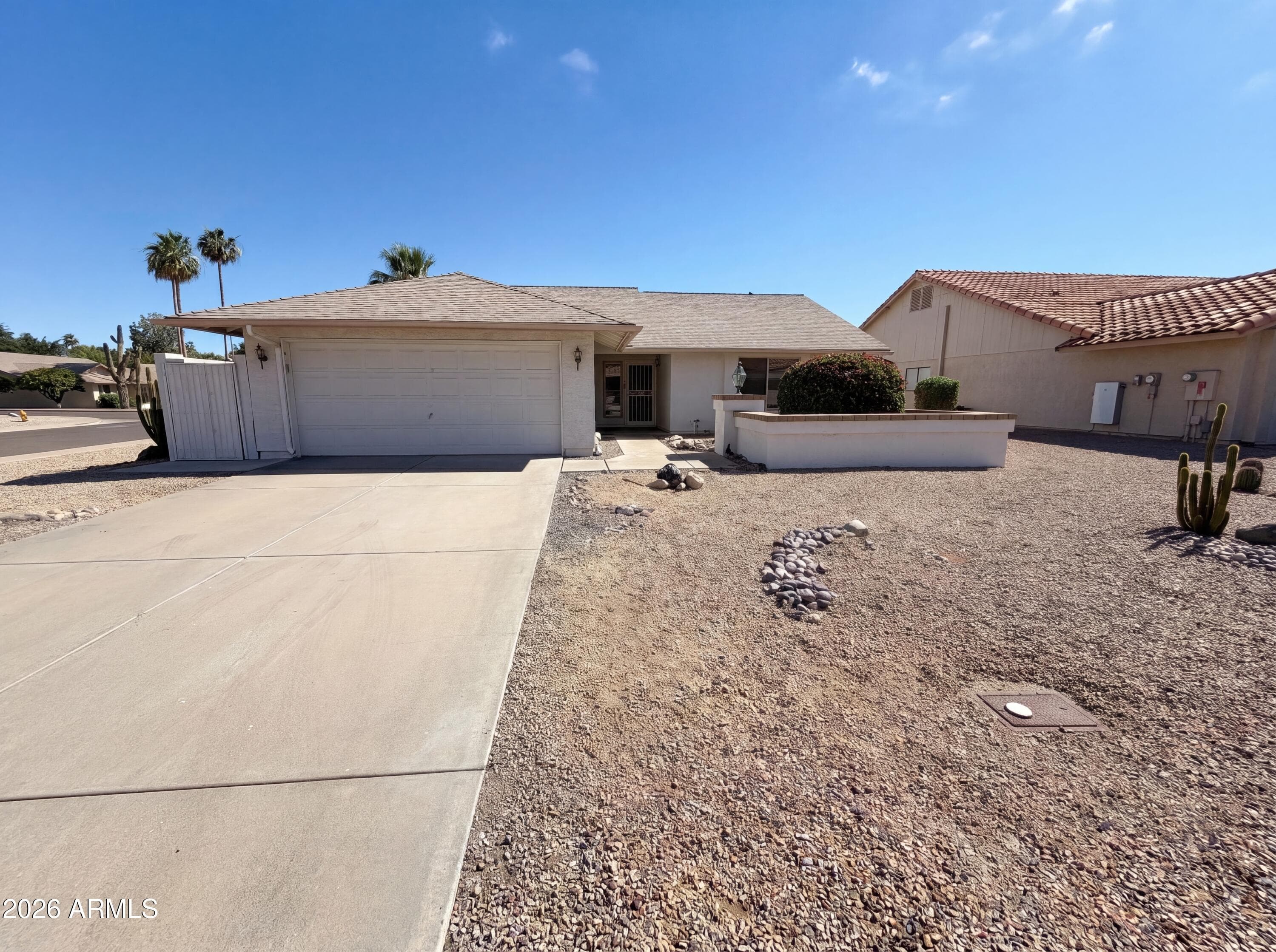 9207 W Kerry Ln — photo 1