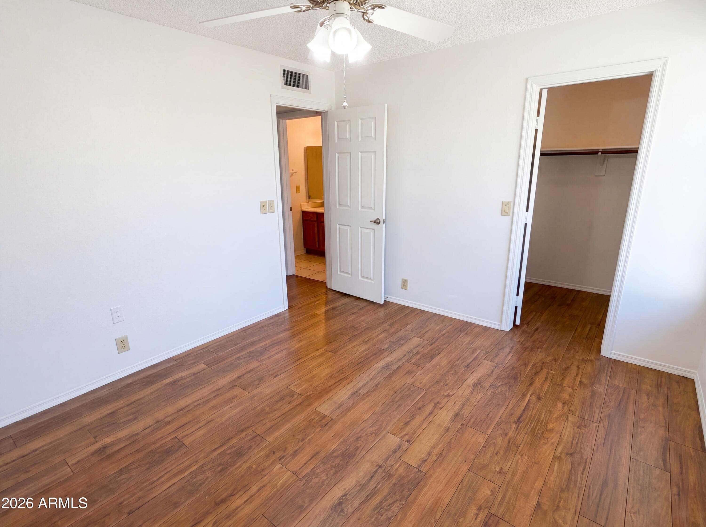 9207 W KERRY LN - Photo 4