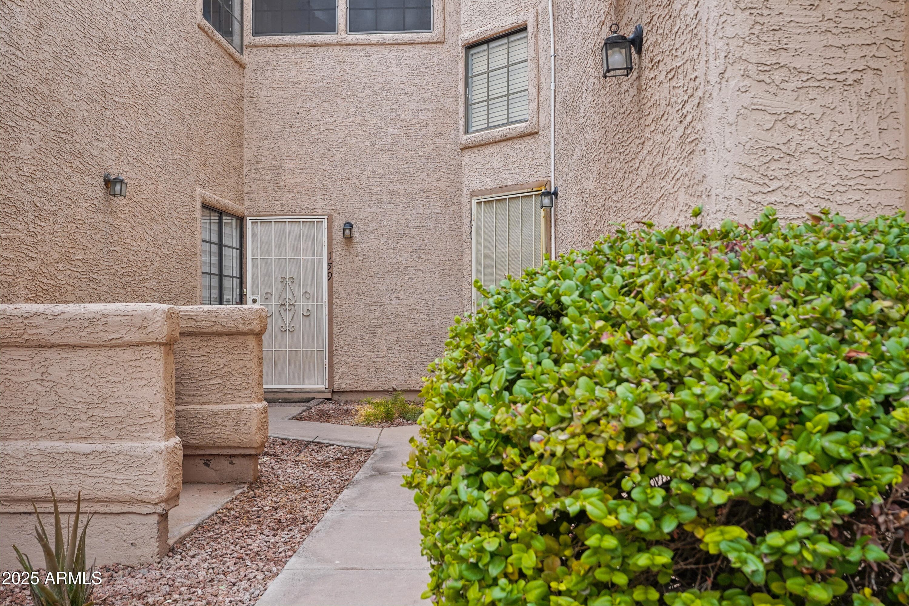 1001 N Pasadena St 160 — photo 15