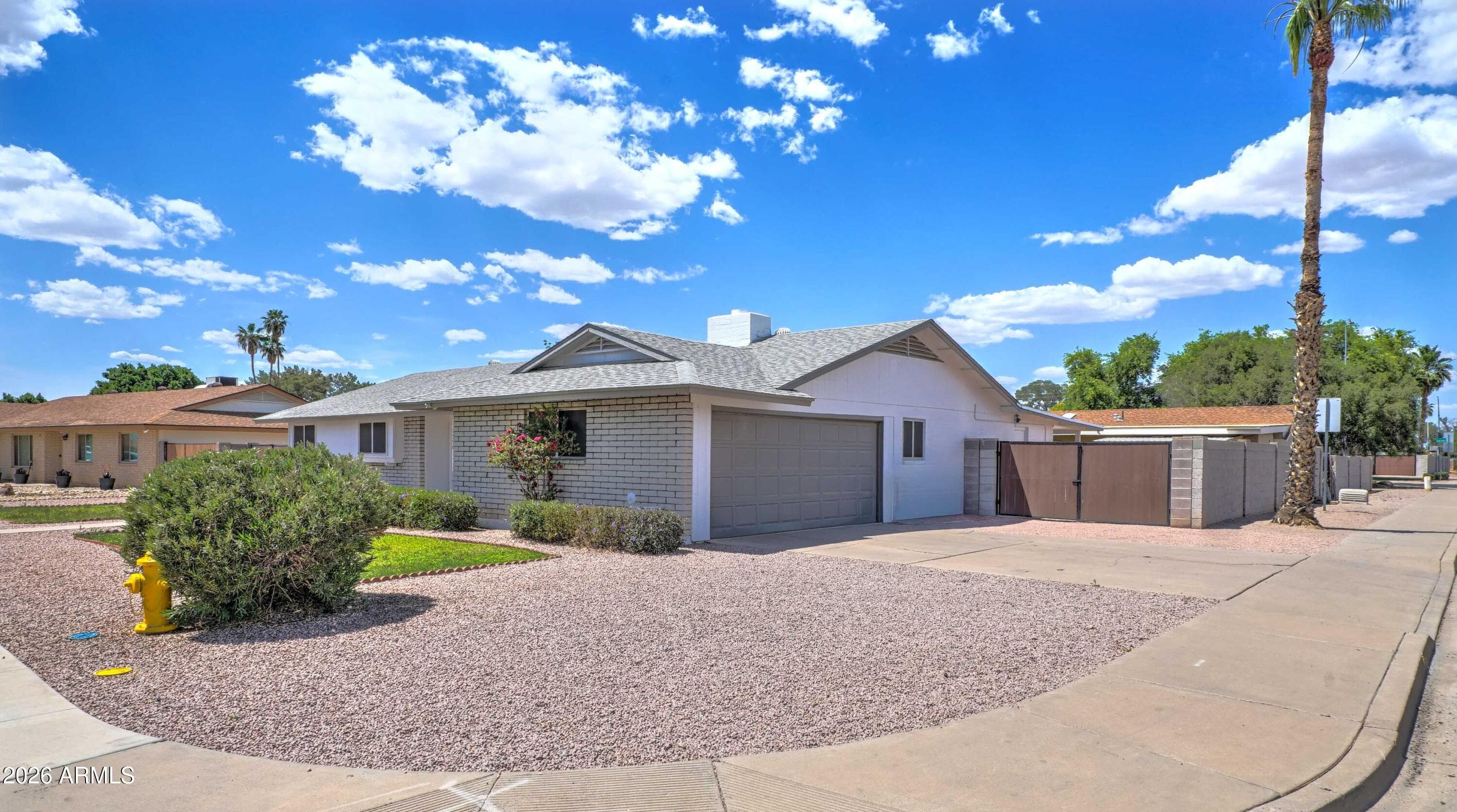 1556 E GLADE AVE - Photo 3