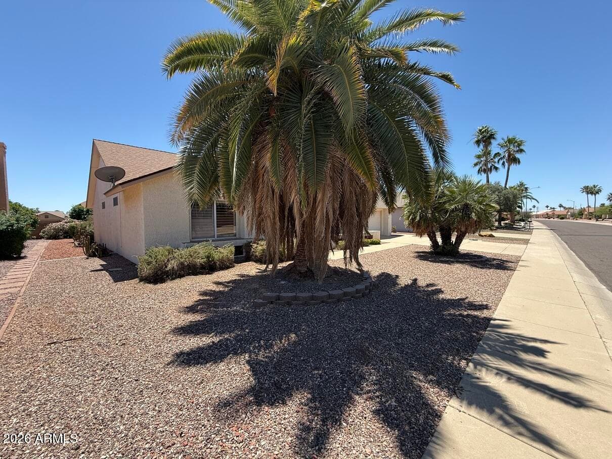 14935 W Buttonwood Dr — photo 2