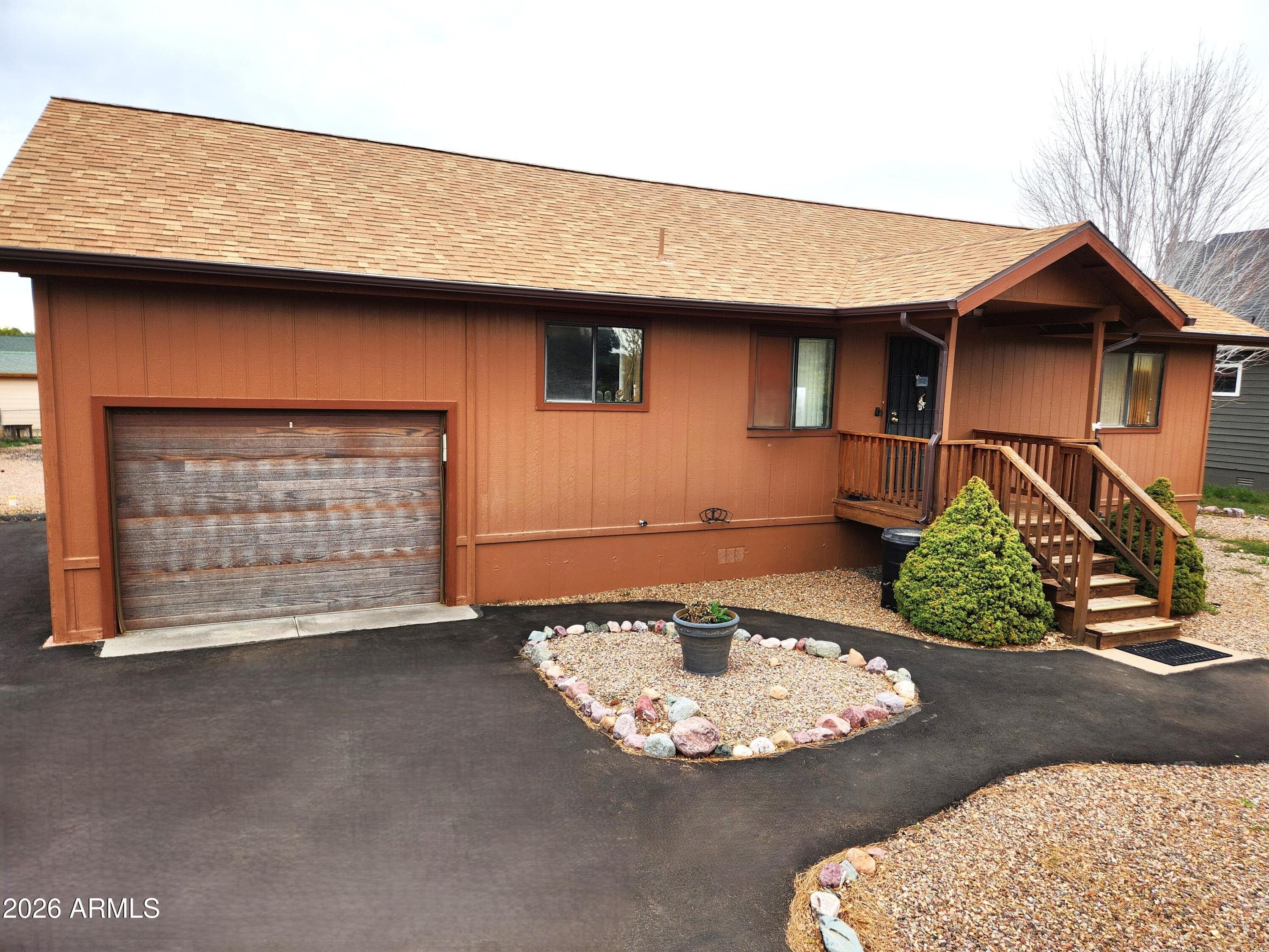 2214 Sitgreaves Dr — photo 1