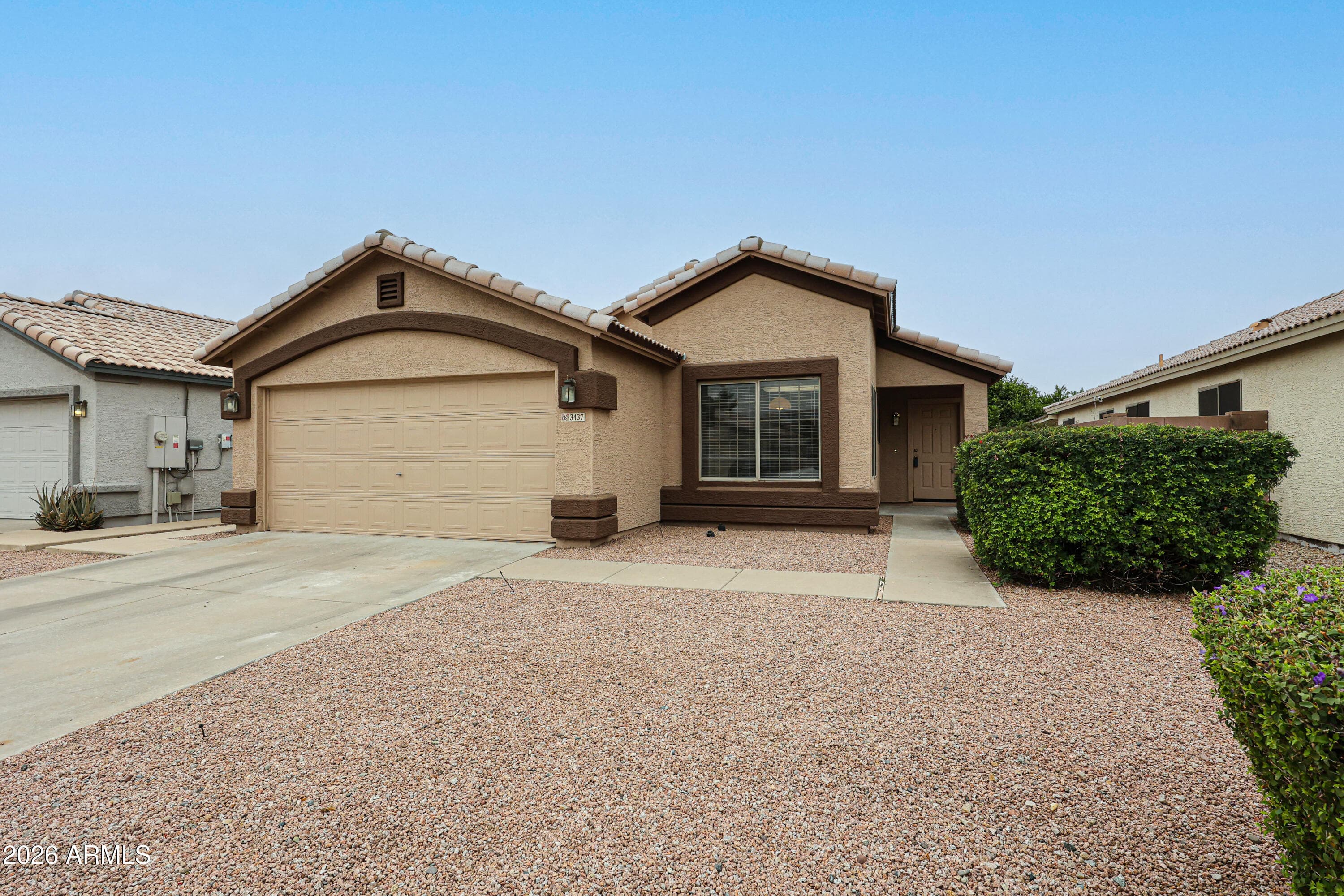 3437 W Louise Dr — photo 2