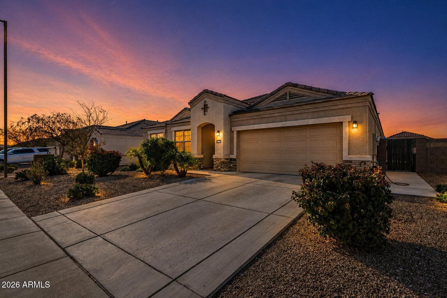 30641 W Mulberry Dr — photo 2