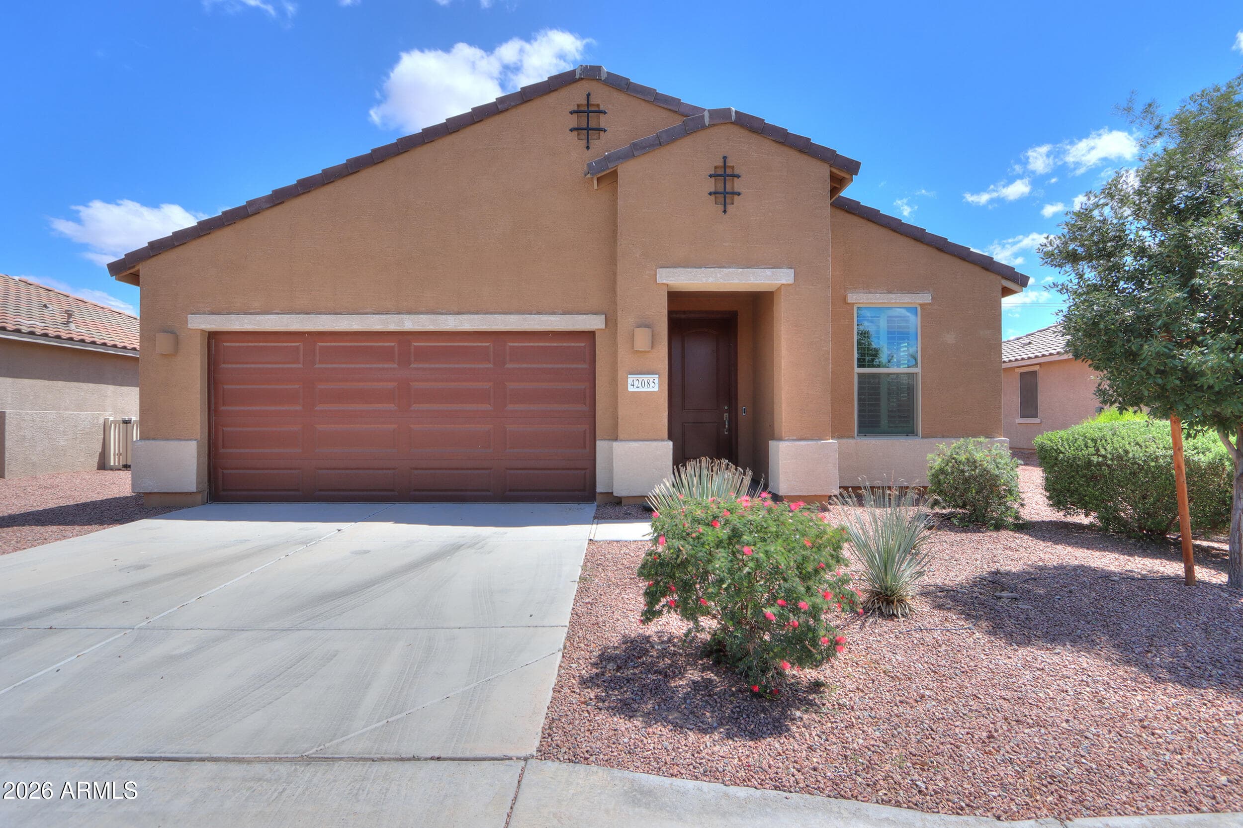 42085 W Cribbage Rd — photo 1
