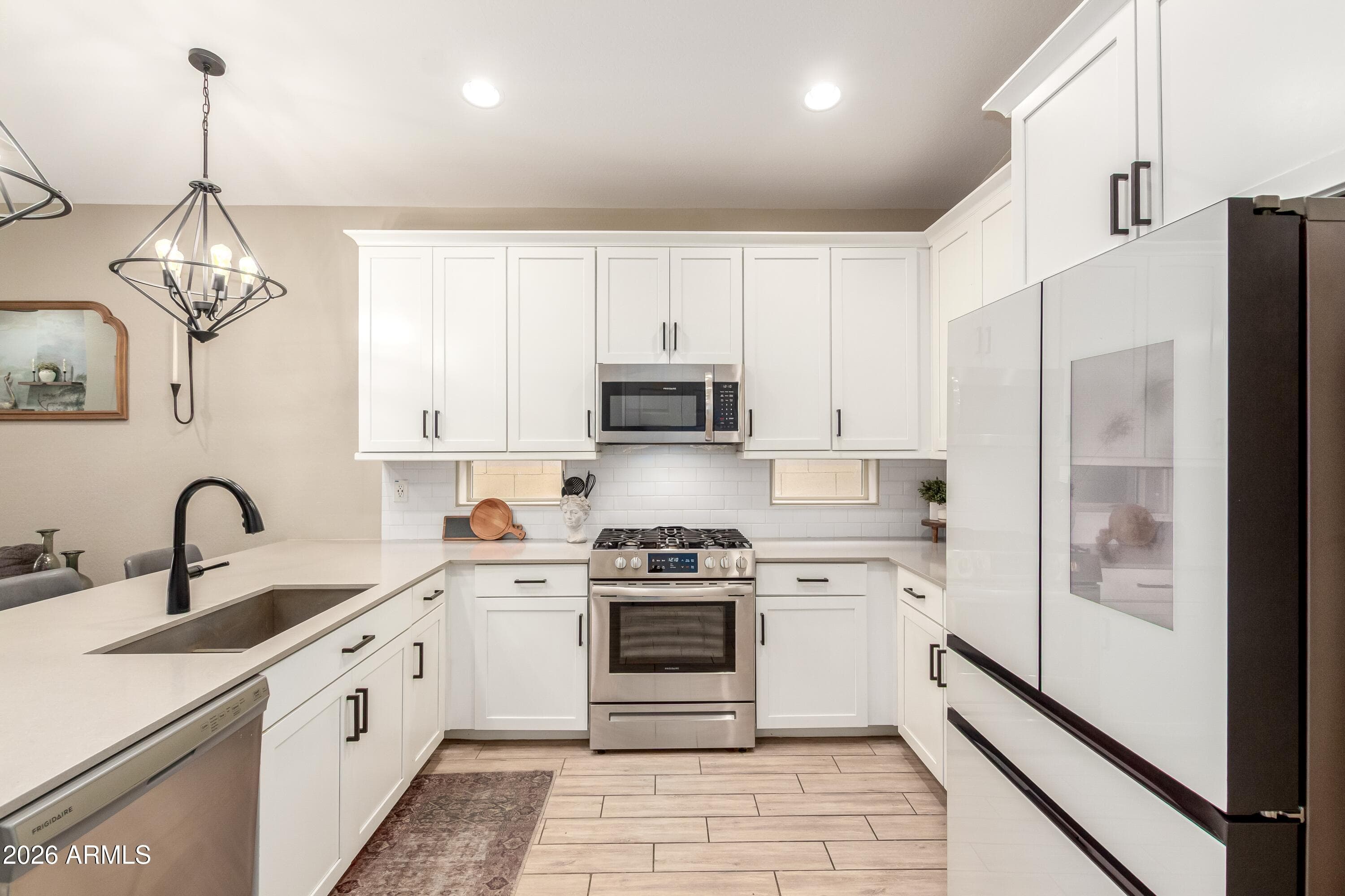 9624 E THUNDERBOLT AVE - Photo 2