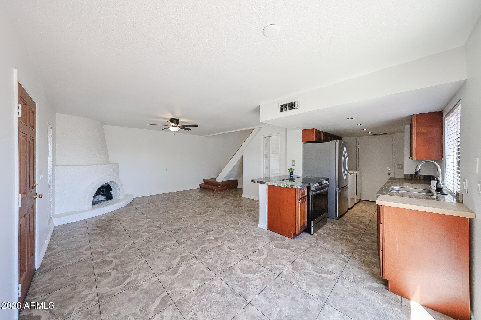 801 E NORTH LN - Photo 5