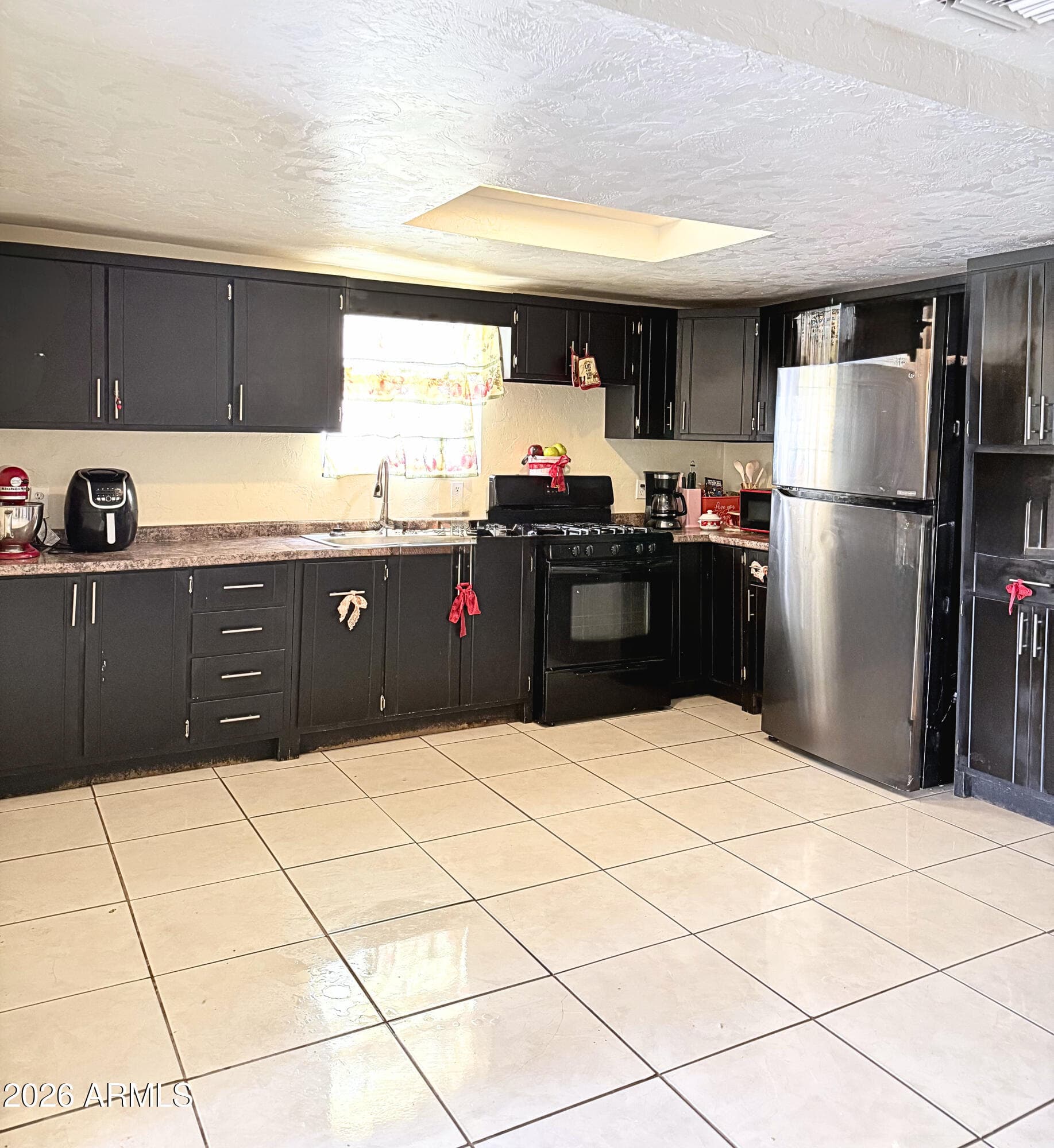 711 E 3RD ST - Photo 5