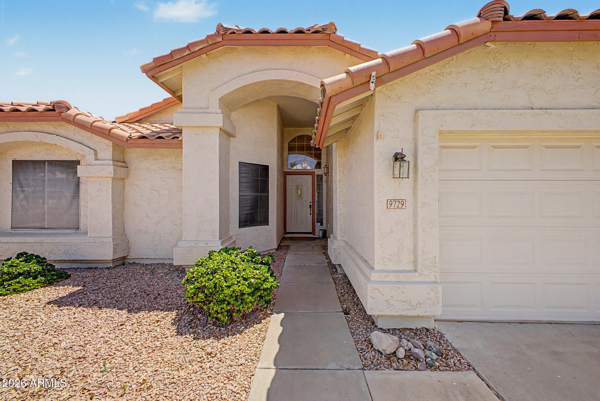 9729 W BURNETT RD - Photo 3