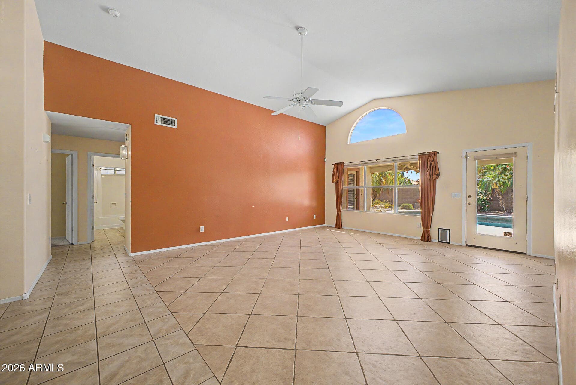 9729 W BURNETT RD - Photo 4