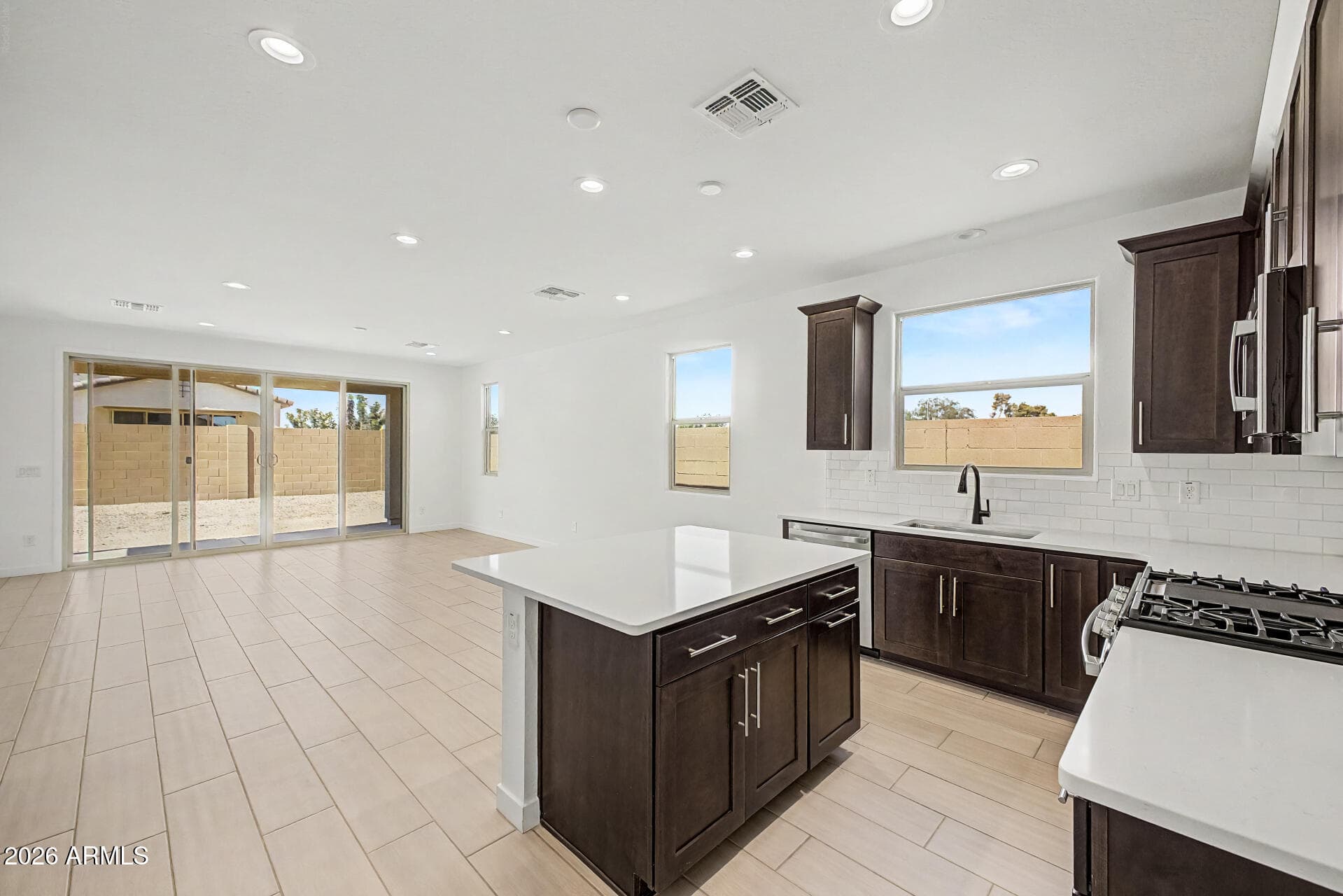 5330 W Harmont Dr — photo 1