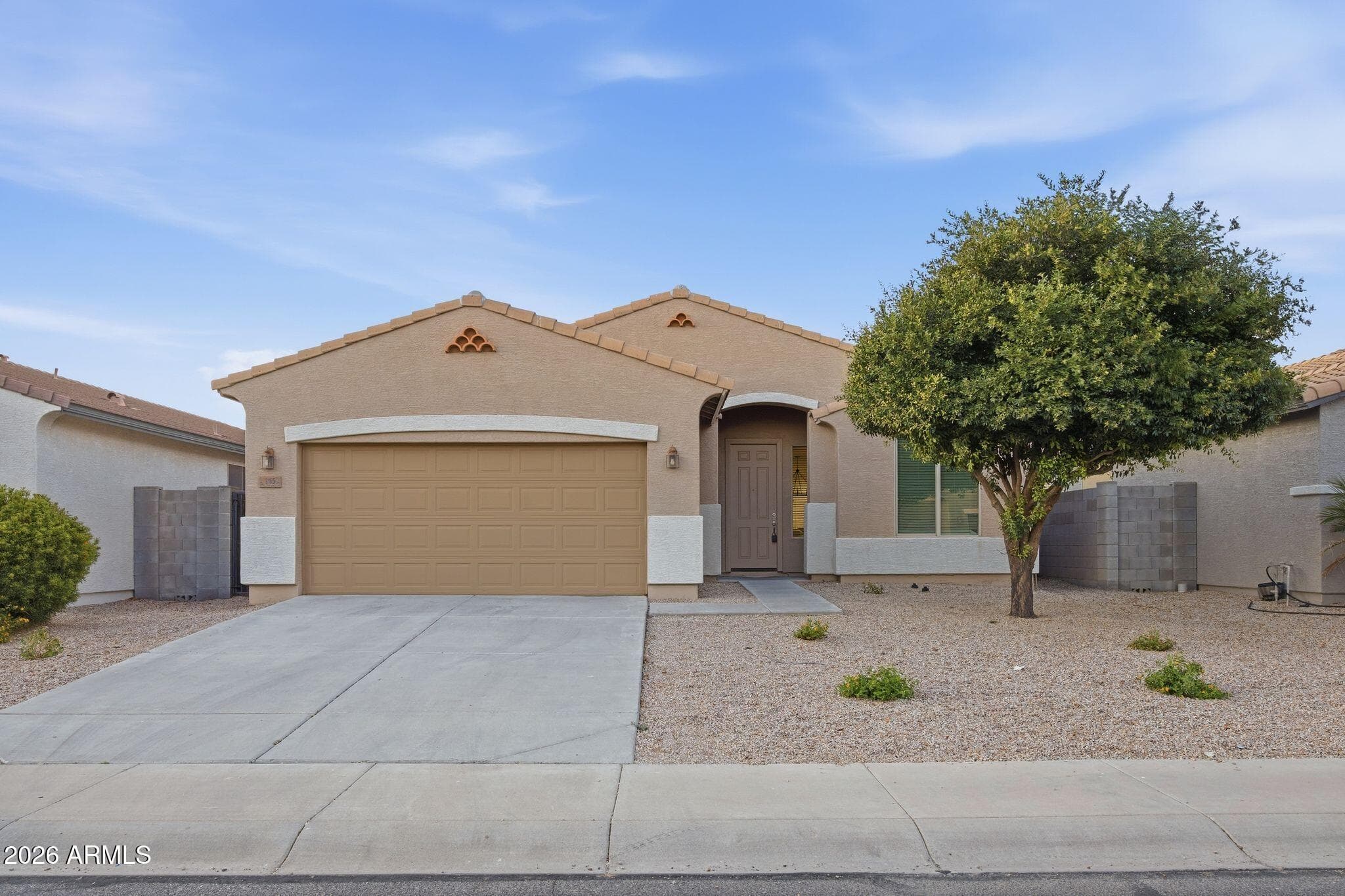 1656 W Loemann Dr — photo 1