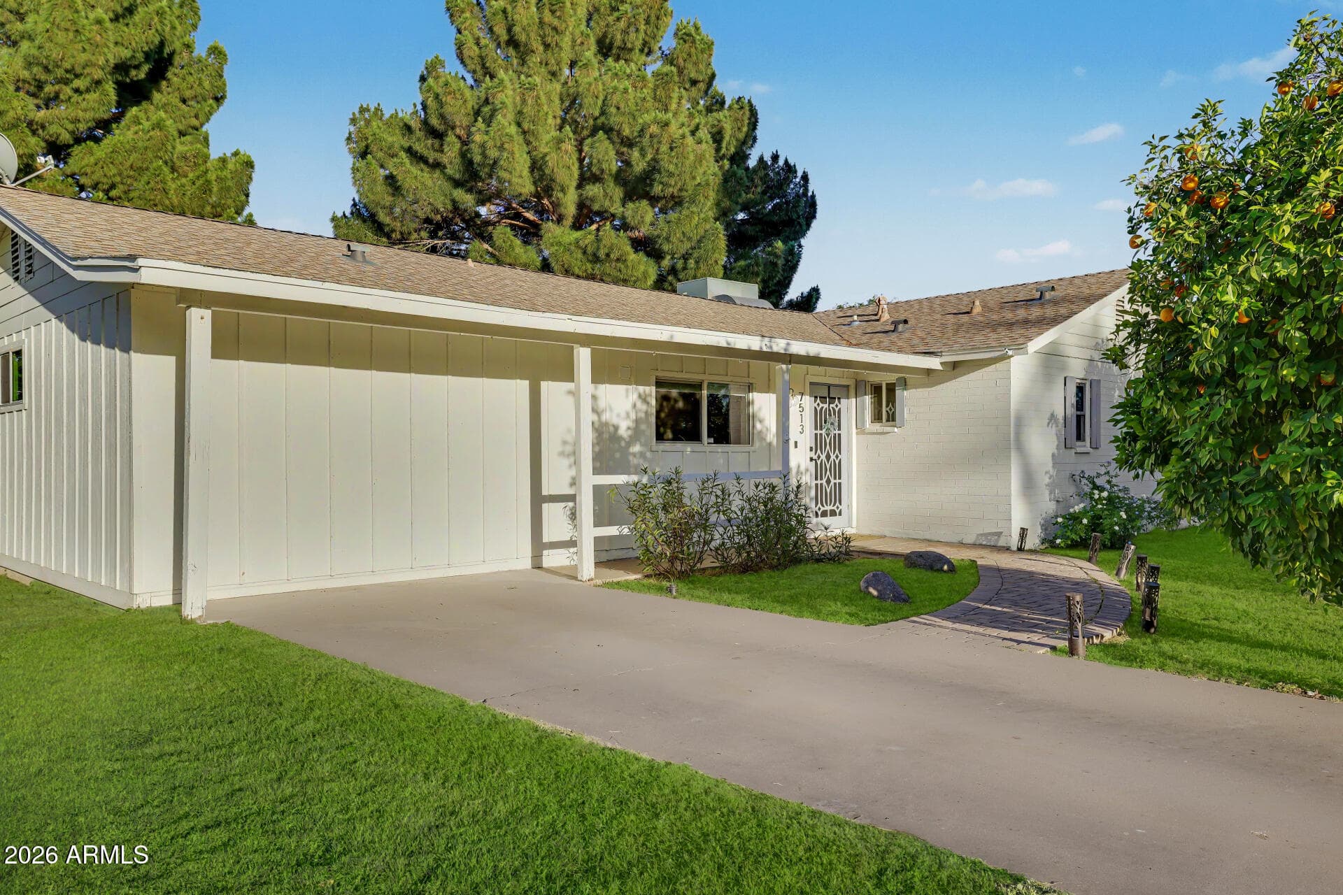 7513 N 18TH AVE - Photo 5