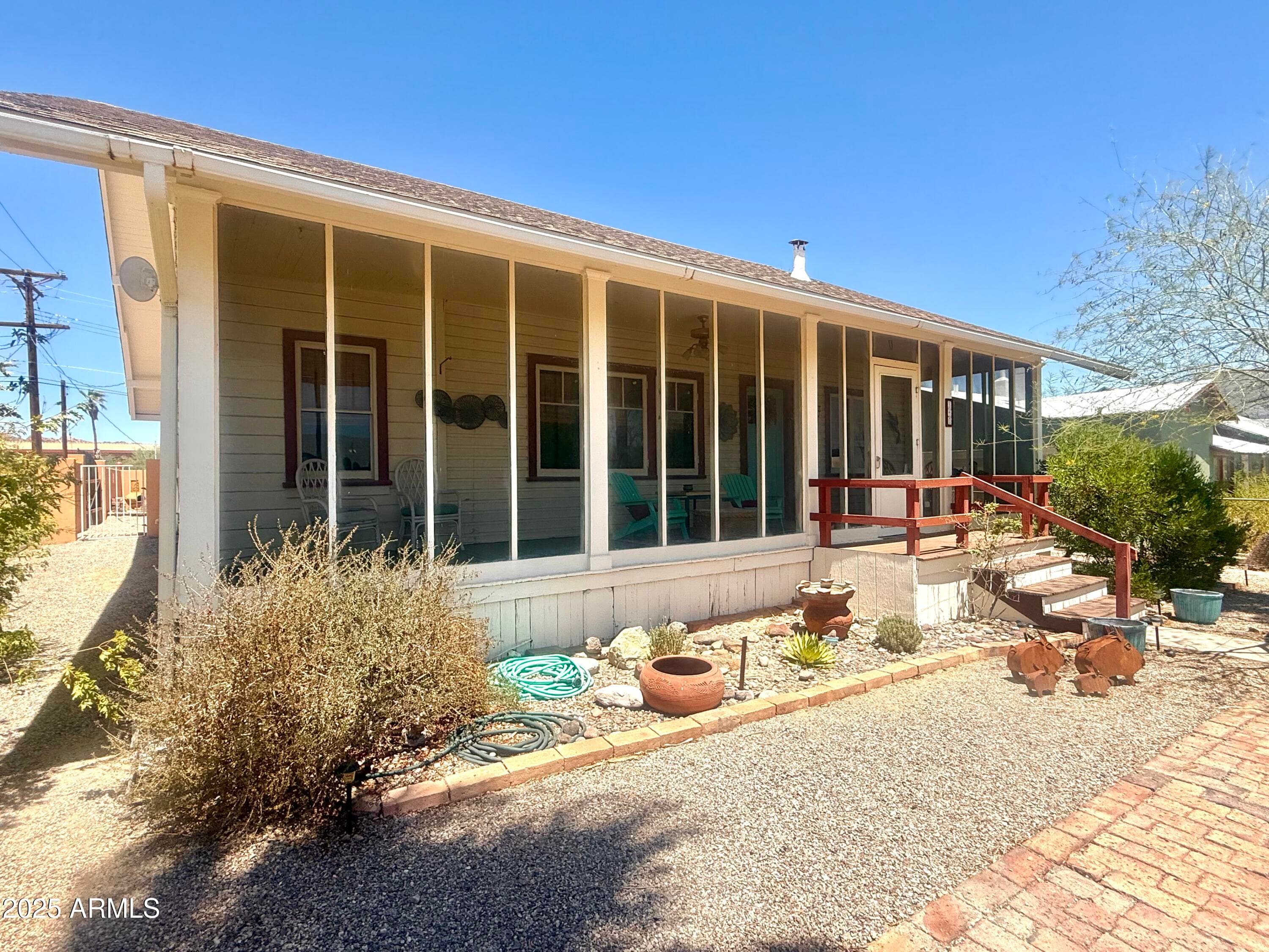 340 W La Mina Ave — photo 2