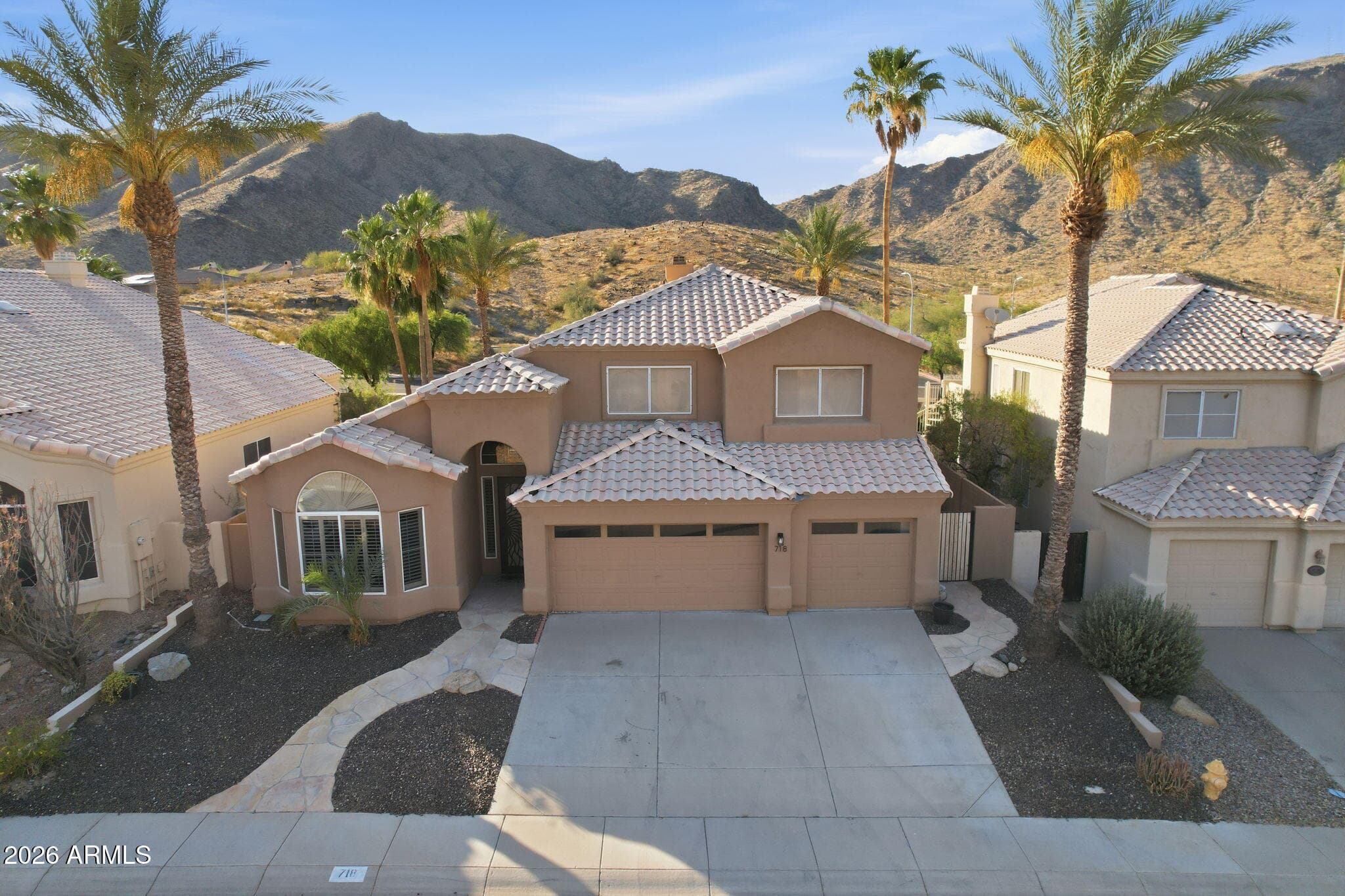 718 E Mountain Sage Dr — photo 2