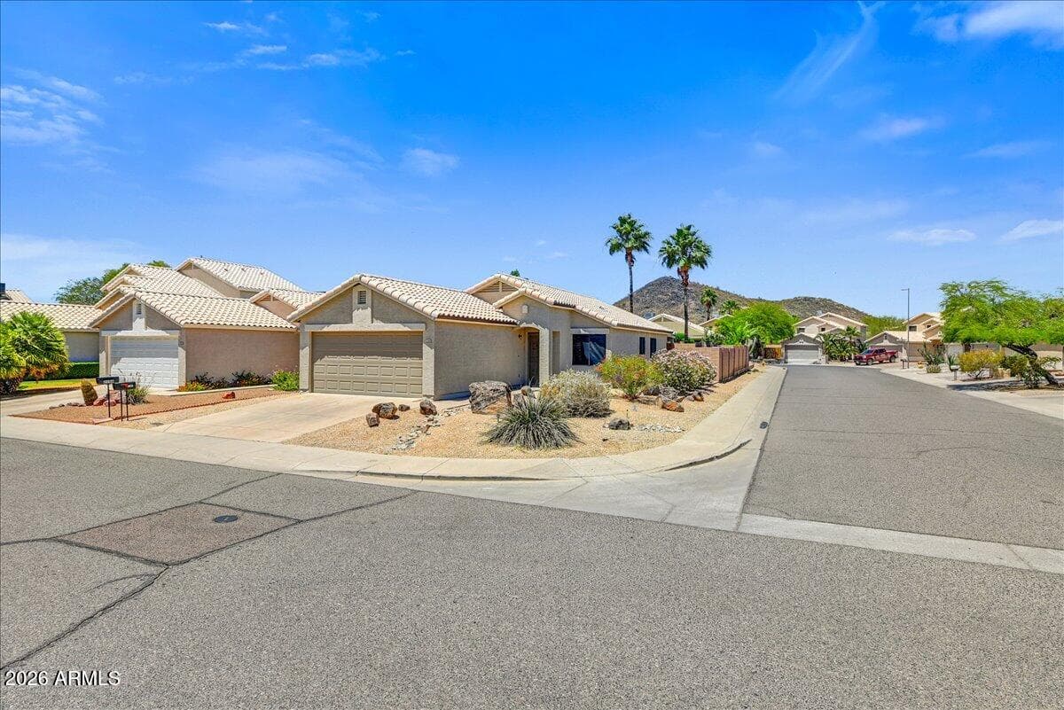 2162 E Donald Dr — photo 1