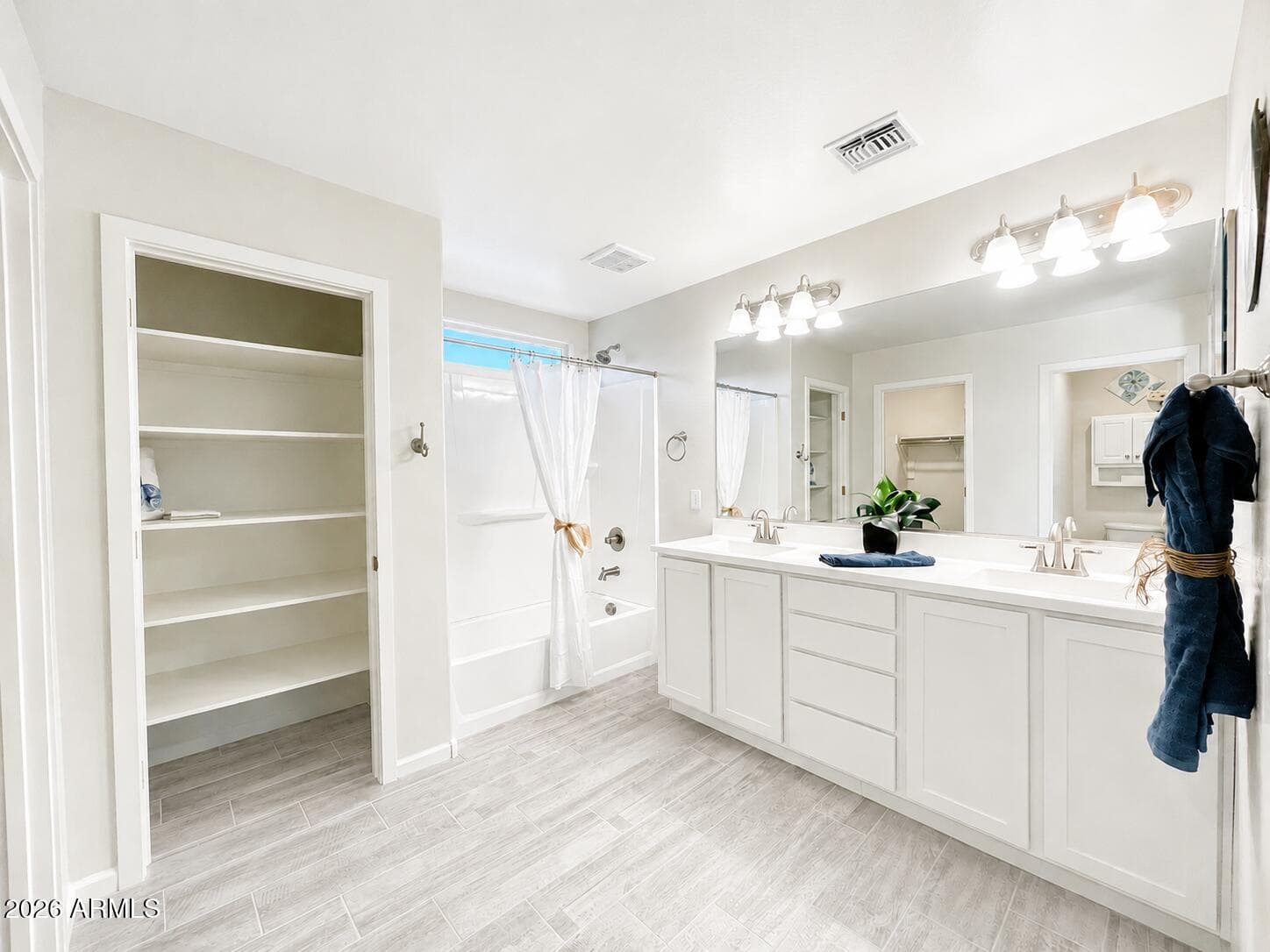 1779 E ELEGANTE DR - See more photos