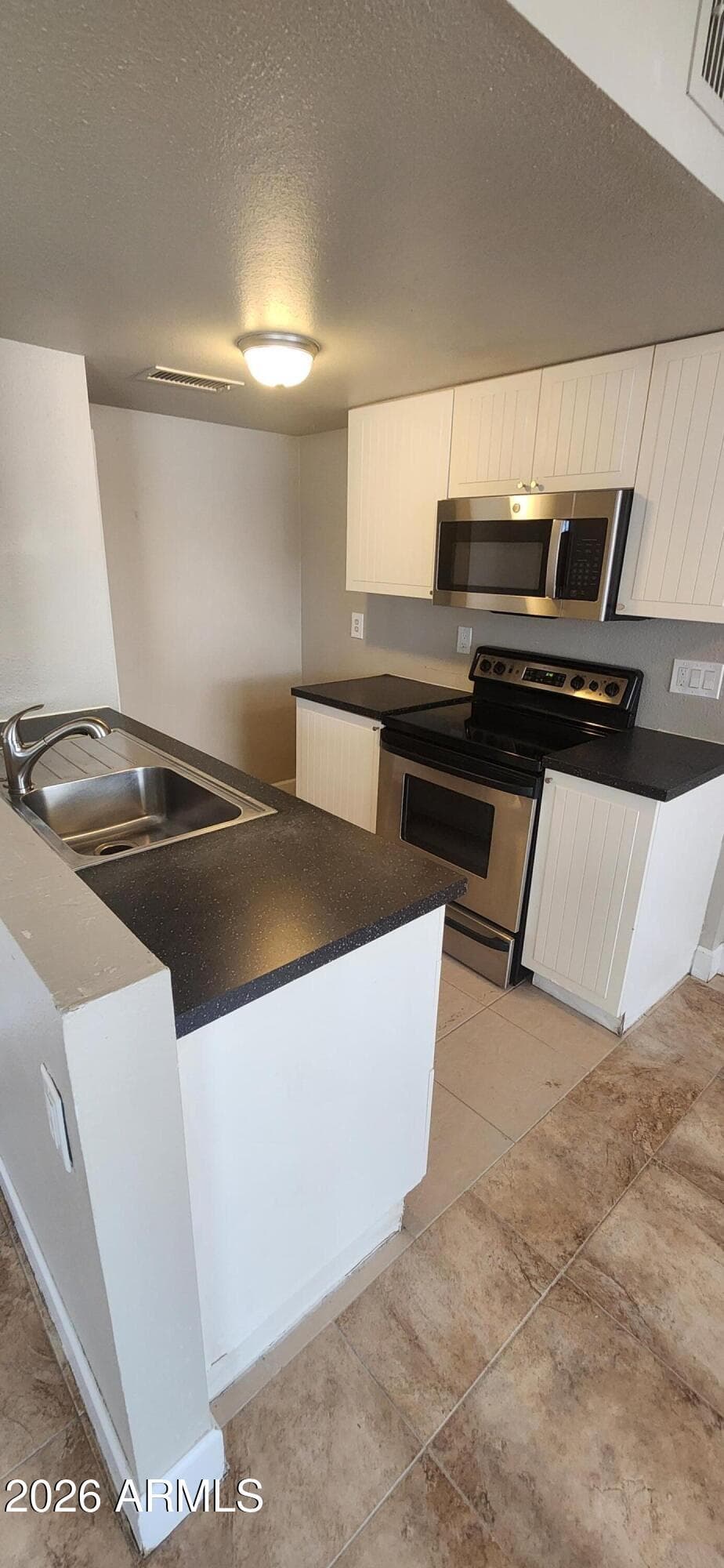 2132 W GLENROSA AVE - Photo 5