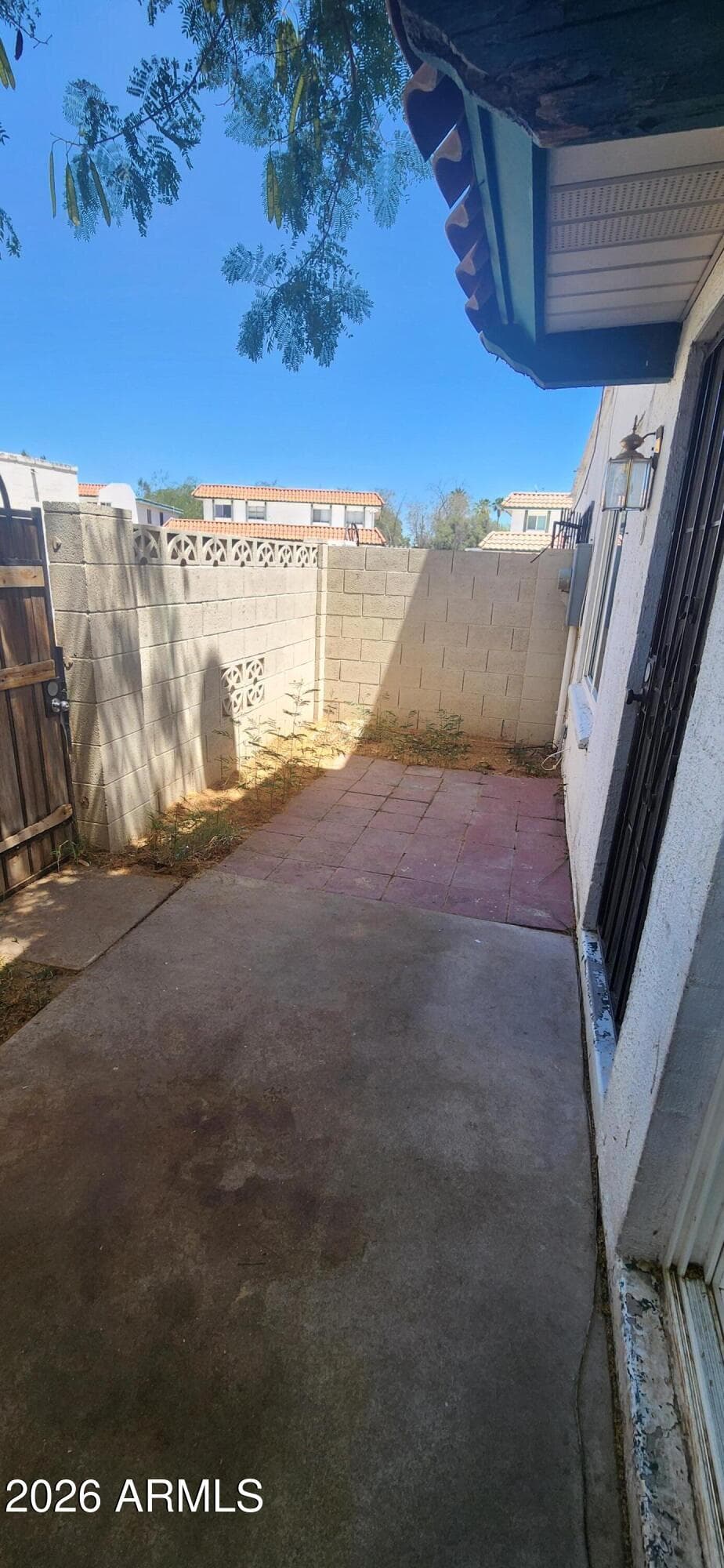 2132 W GLENROSA AVE - Photo 3